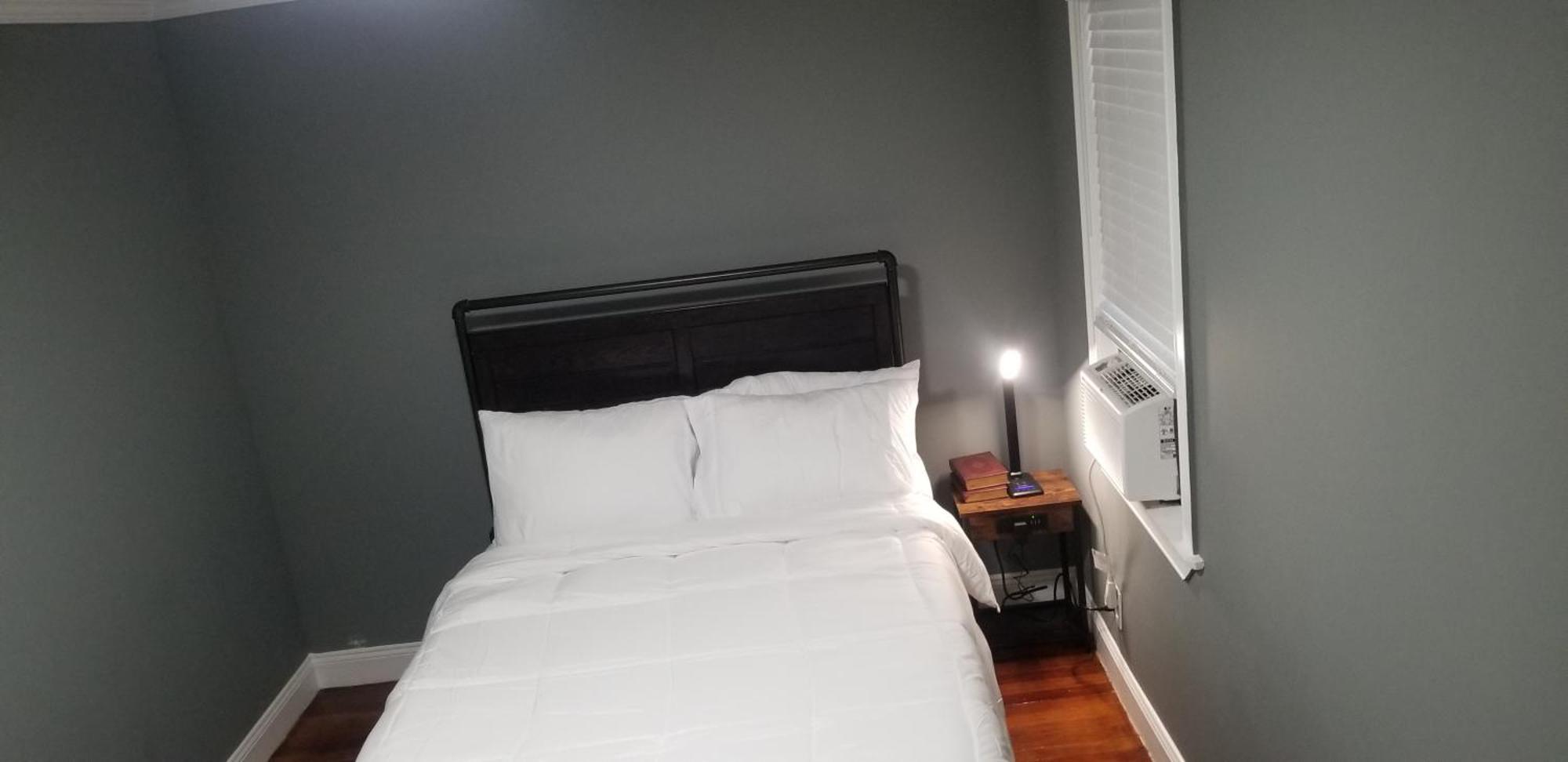A Comfy Place In Queens Ferienhaus *