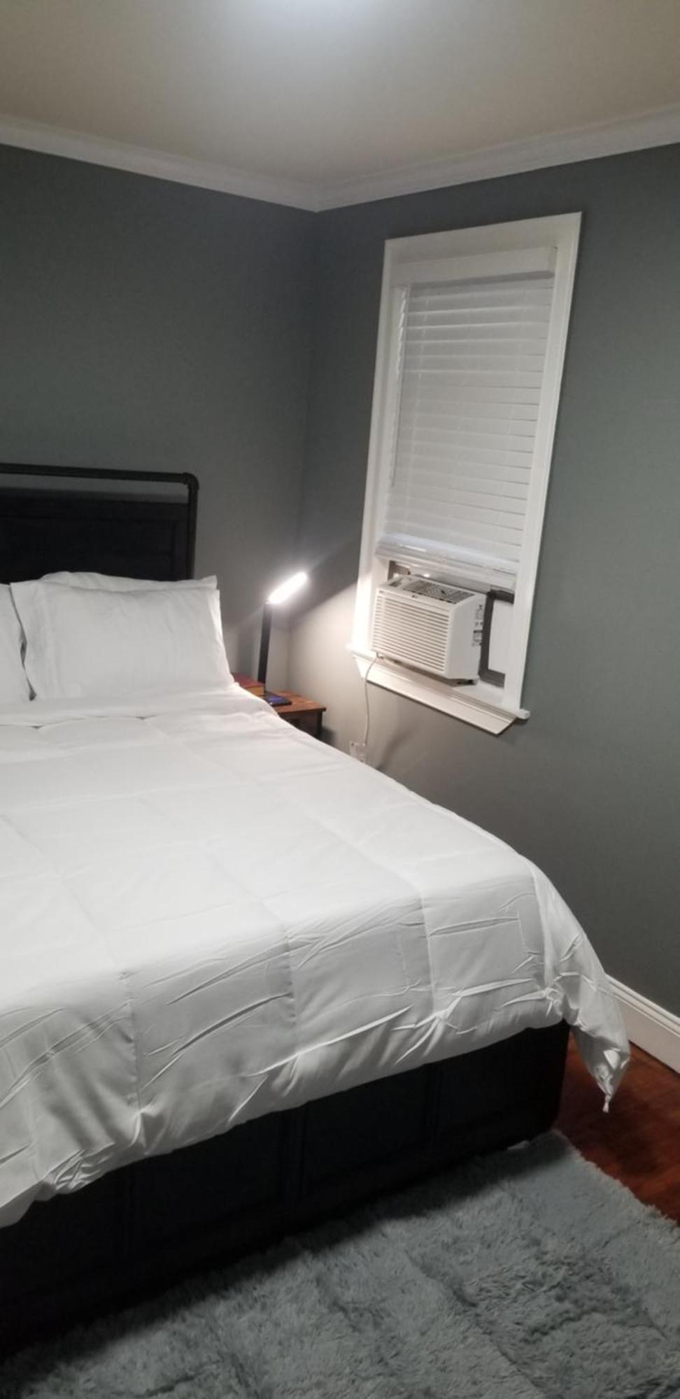 A Comfy Place In Queens Ferienhaus