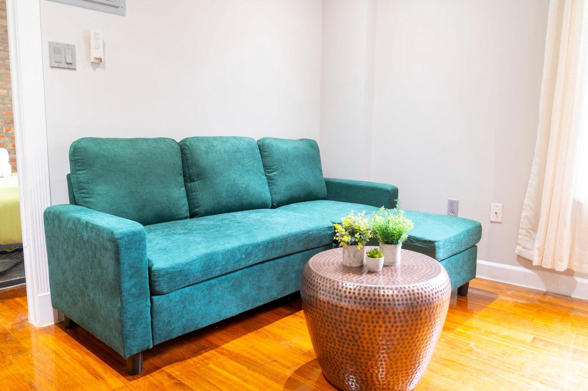 Stylish 2br In Manhattan *