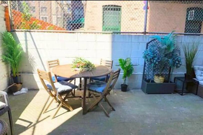 Discover A 3br Oasis Private Patio 20 Min To Times Square L Tuscano I Hébergement de vacances New York