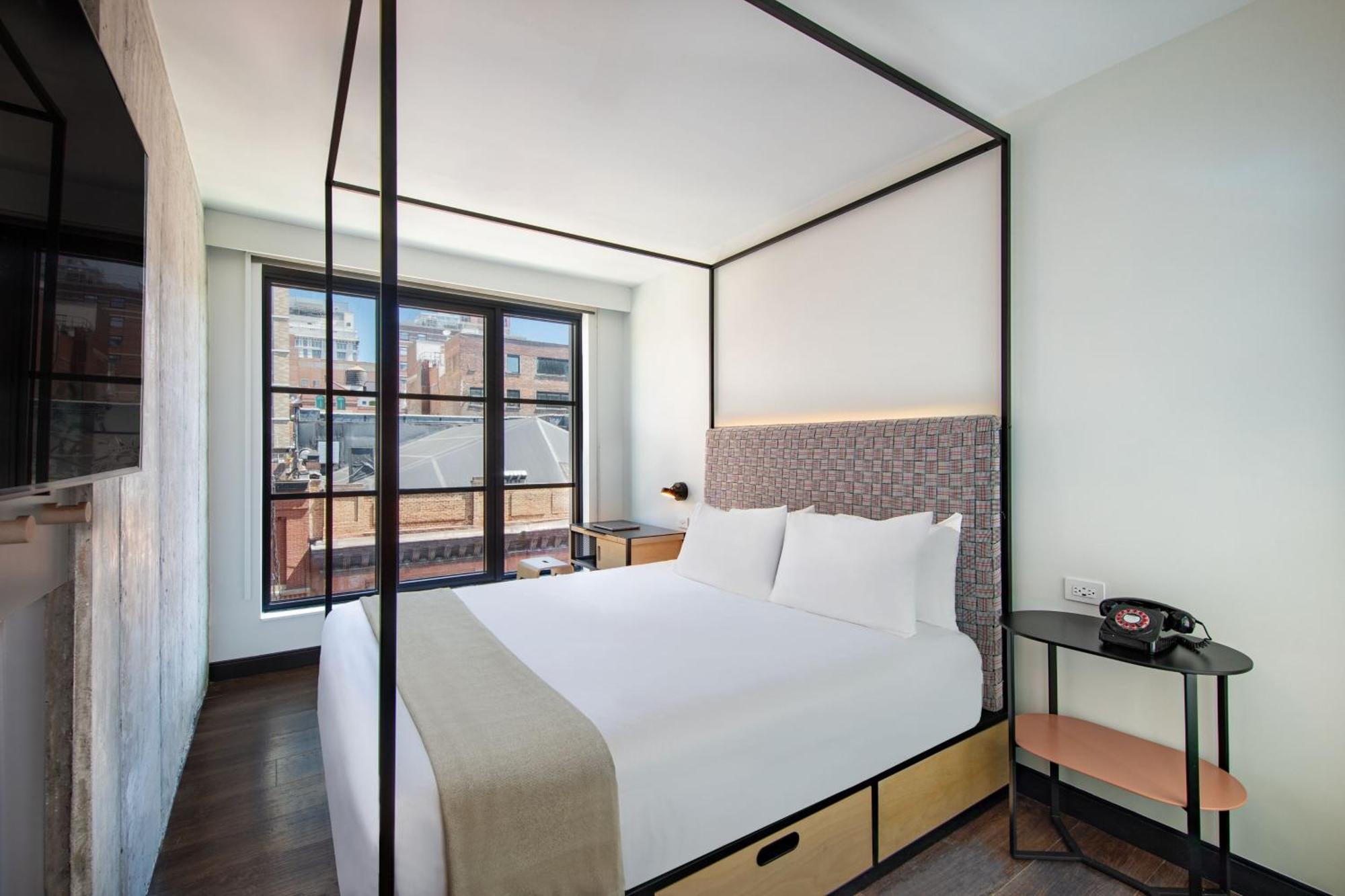Moxy Nyc East Village 3*