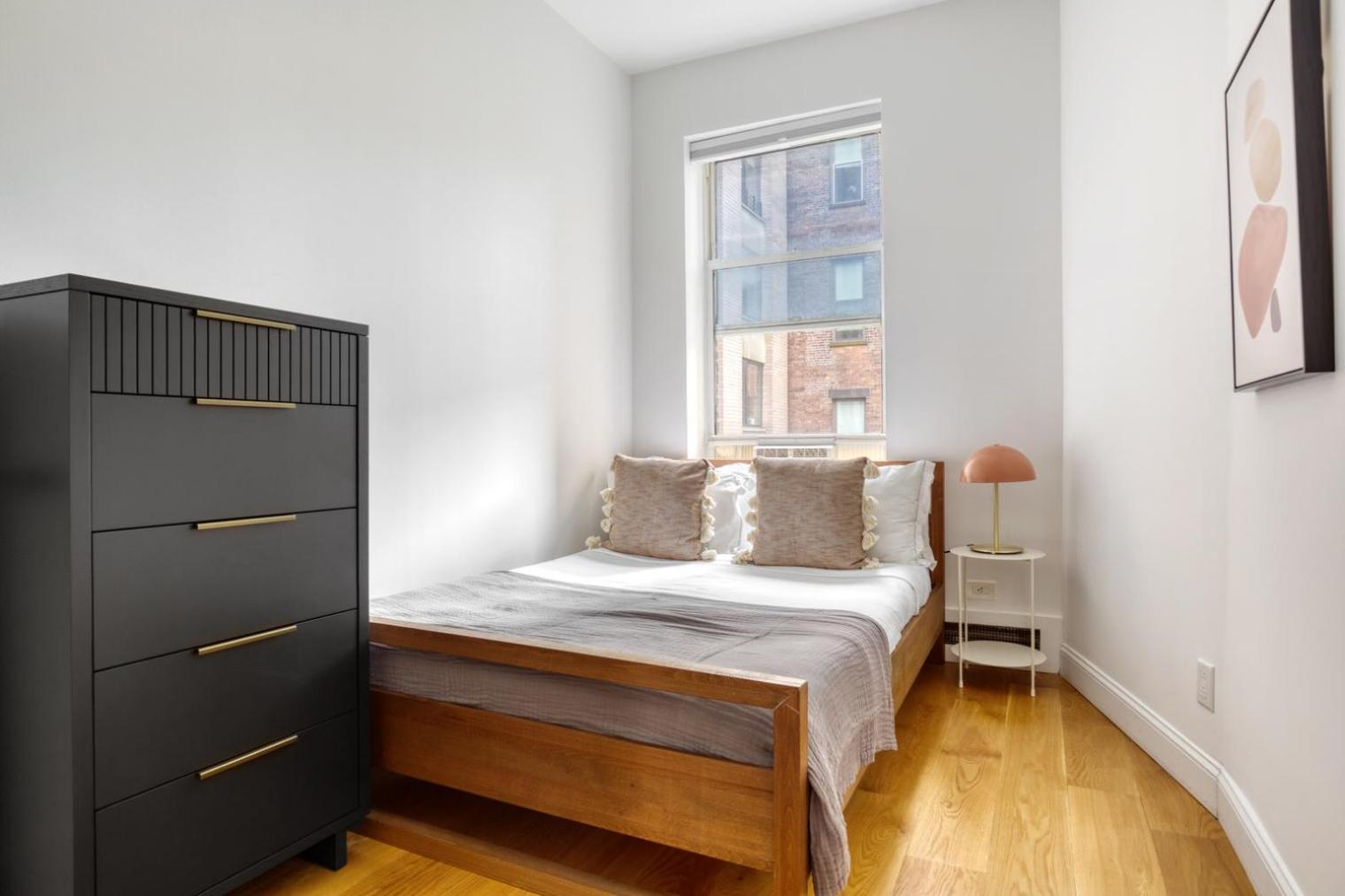 Upper W Side 2br W Wd Nr Central Park Nyc-277 *