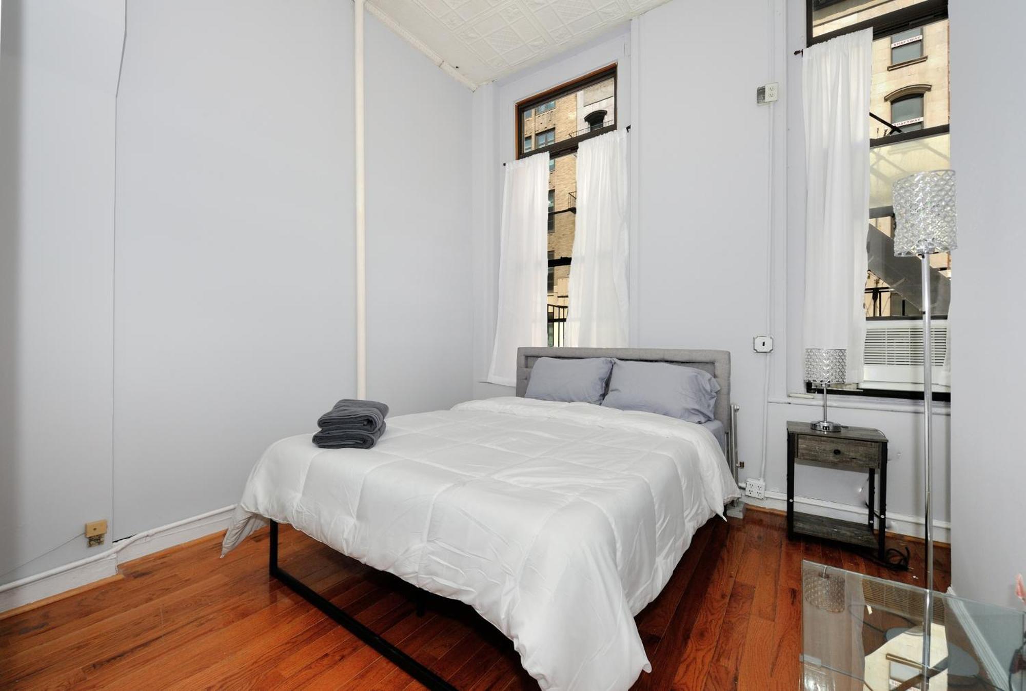 Apartment Monthly Nyc Rentals- Beautiful 4 Bedroom Unit New York