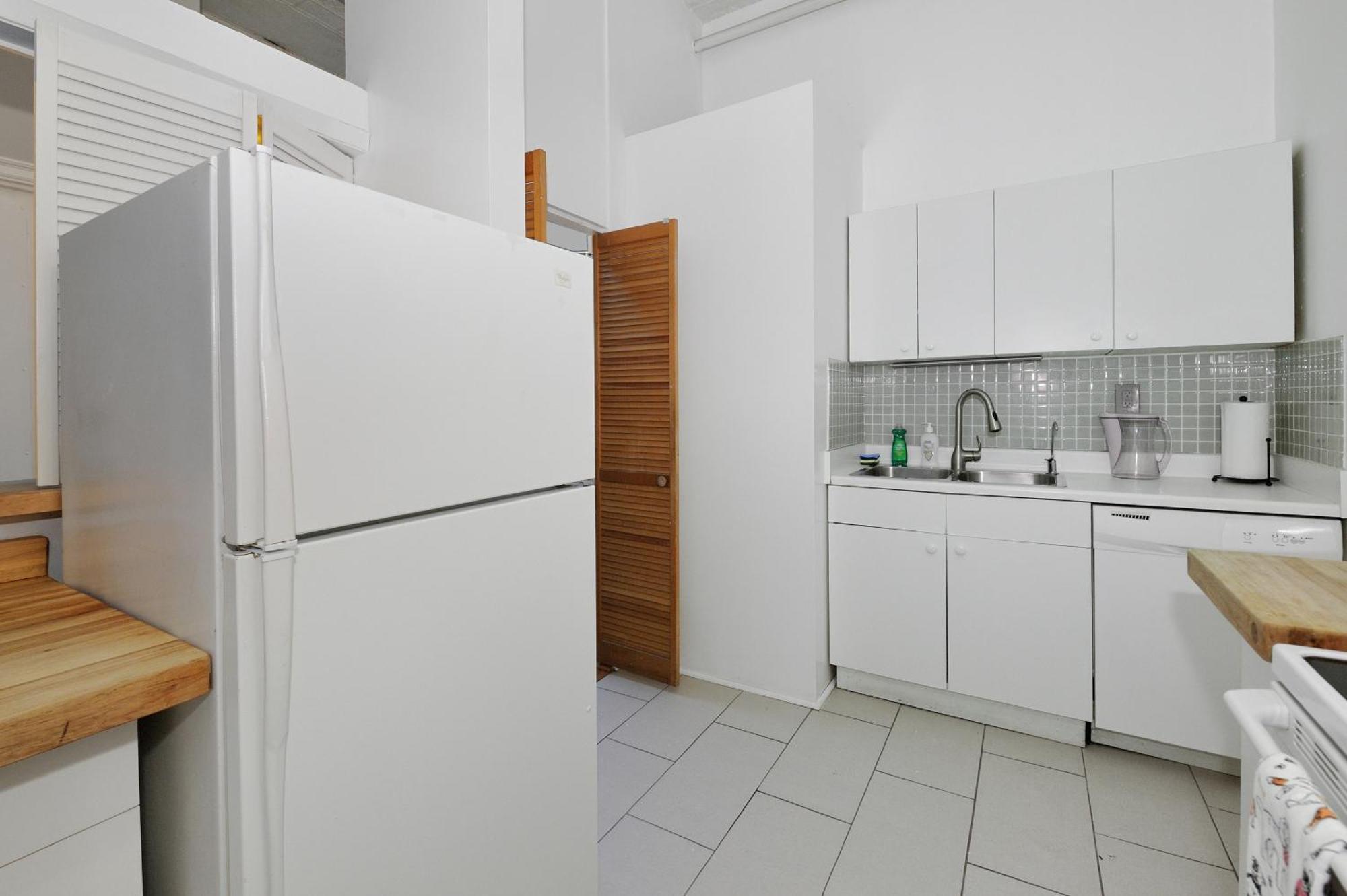 Monthly Nyc Rentals- Beautiful 4 Bedroom Unit Apartment *