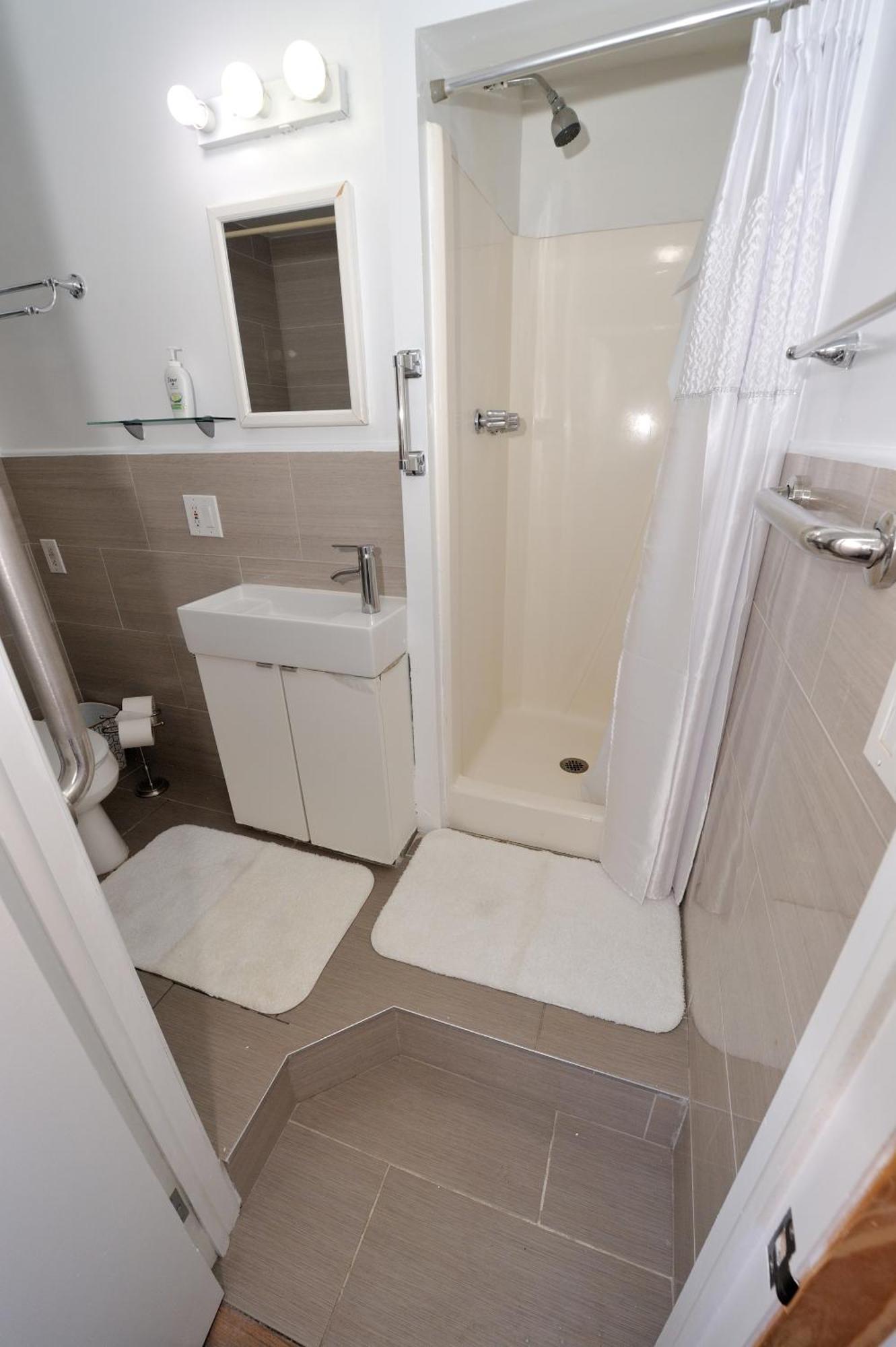 Monthly Nyc Rentals- Beautiful 4 Bedroom Unit *