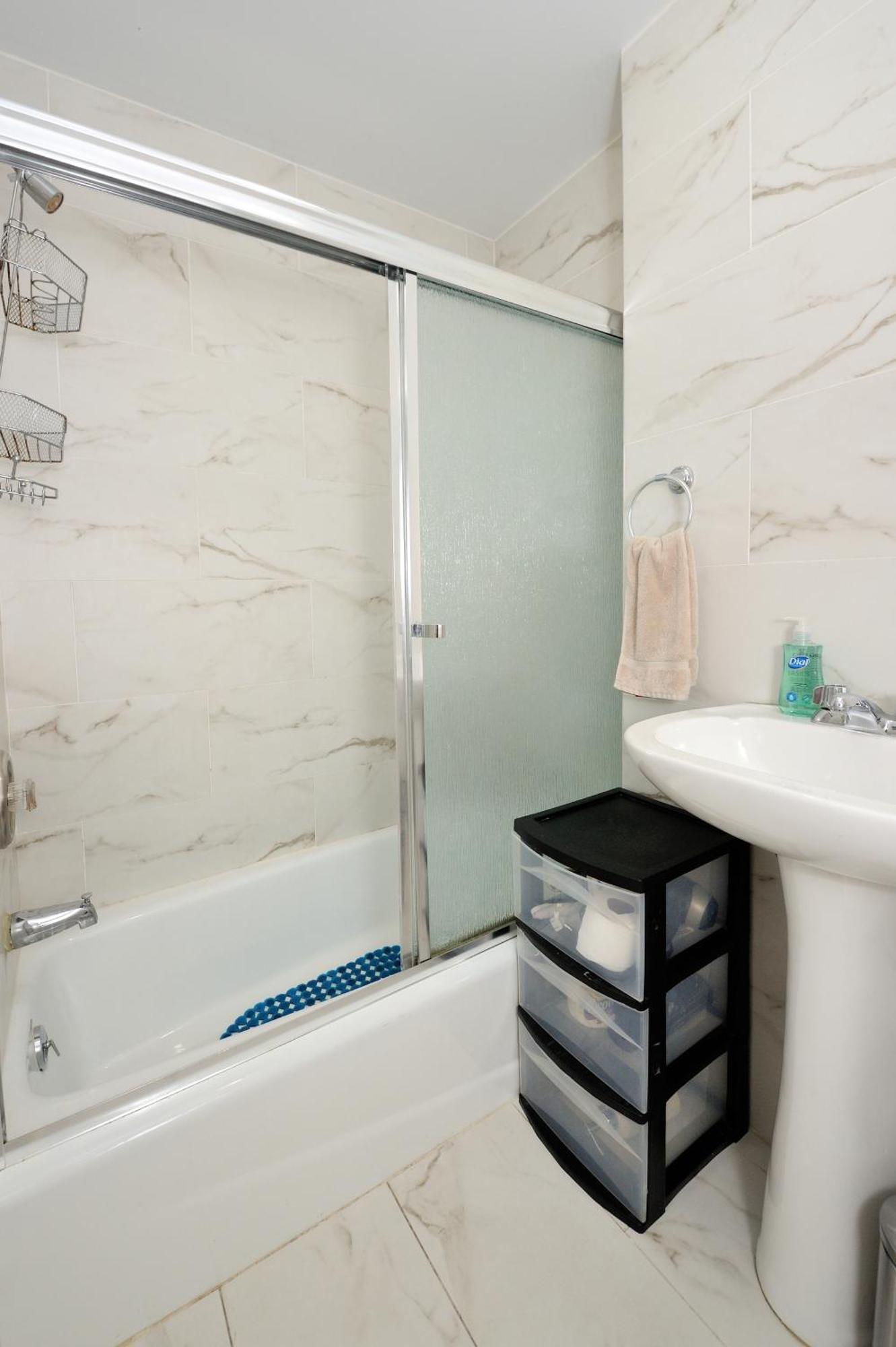 Monthly Nyc - 3 Bedroom Unit With Private Roof New York