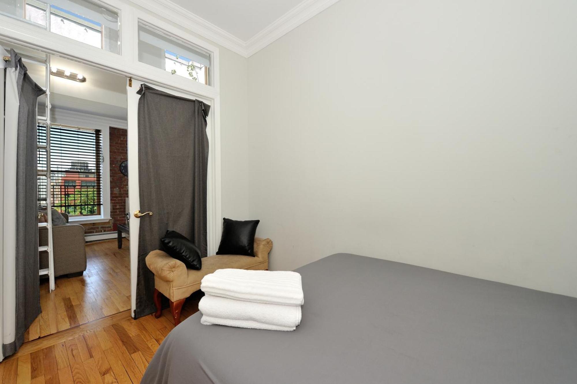 Monthly Nyc - 3 Bedroom Unit With Private Roof Apartment New York