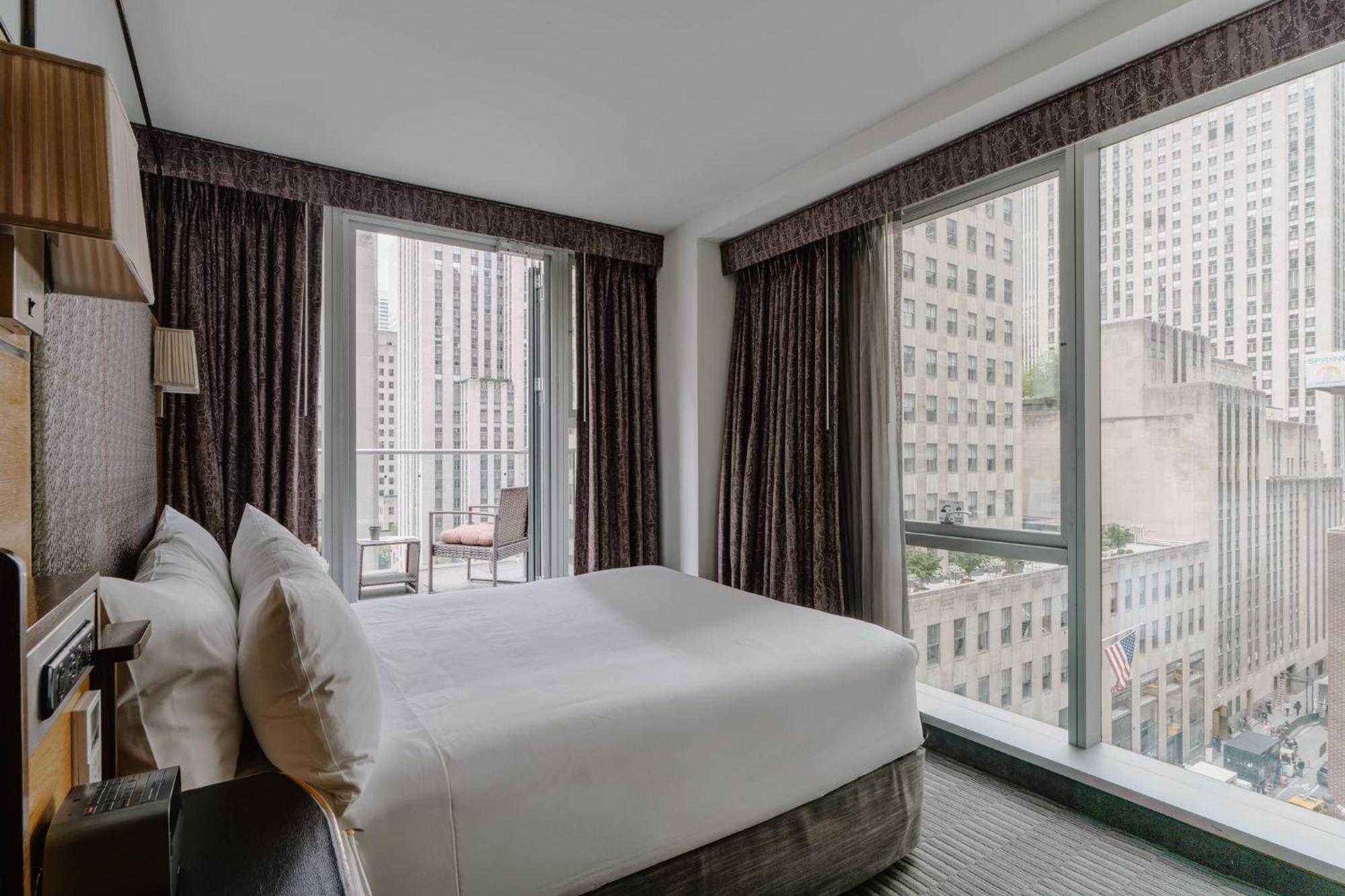 The Jewel Hotel, Hotel