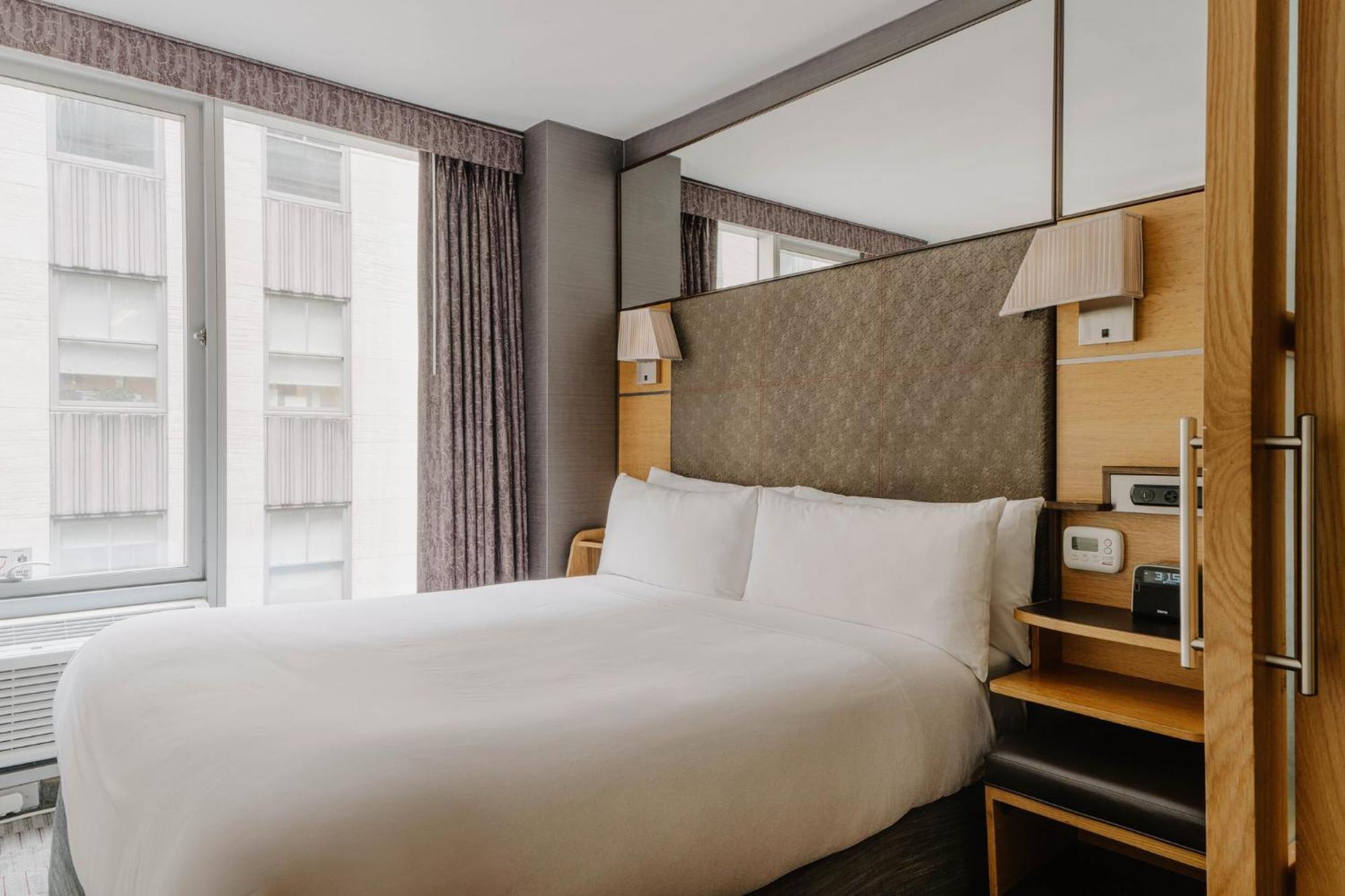 The Jewel Hotel, Hotel New York