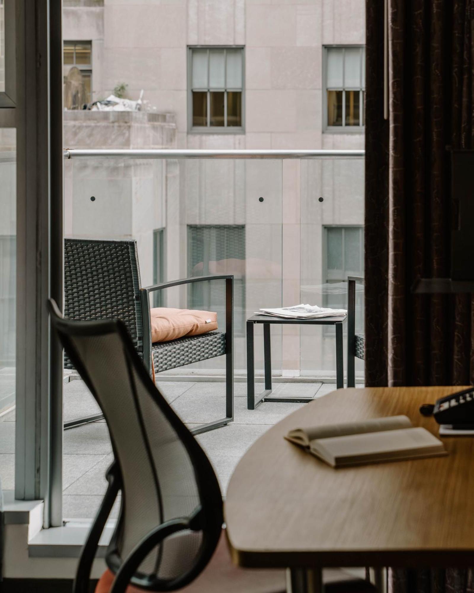 The Jewel Hotel, Hotel