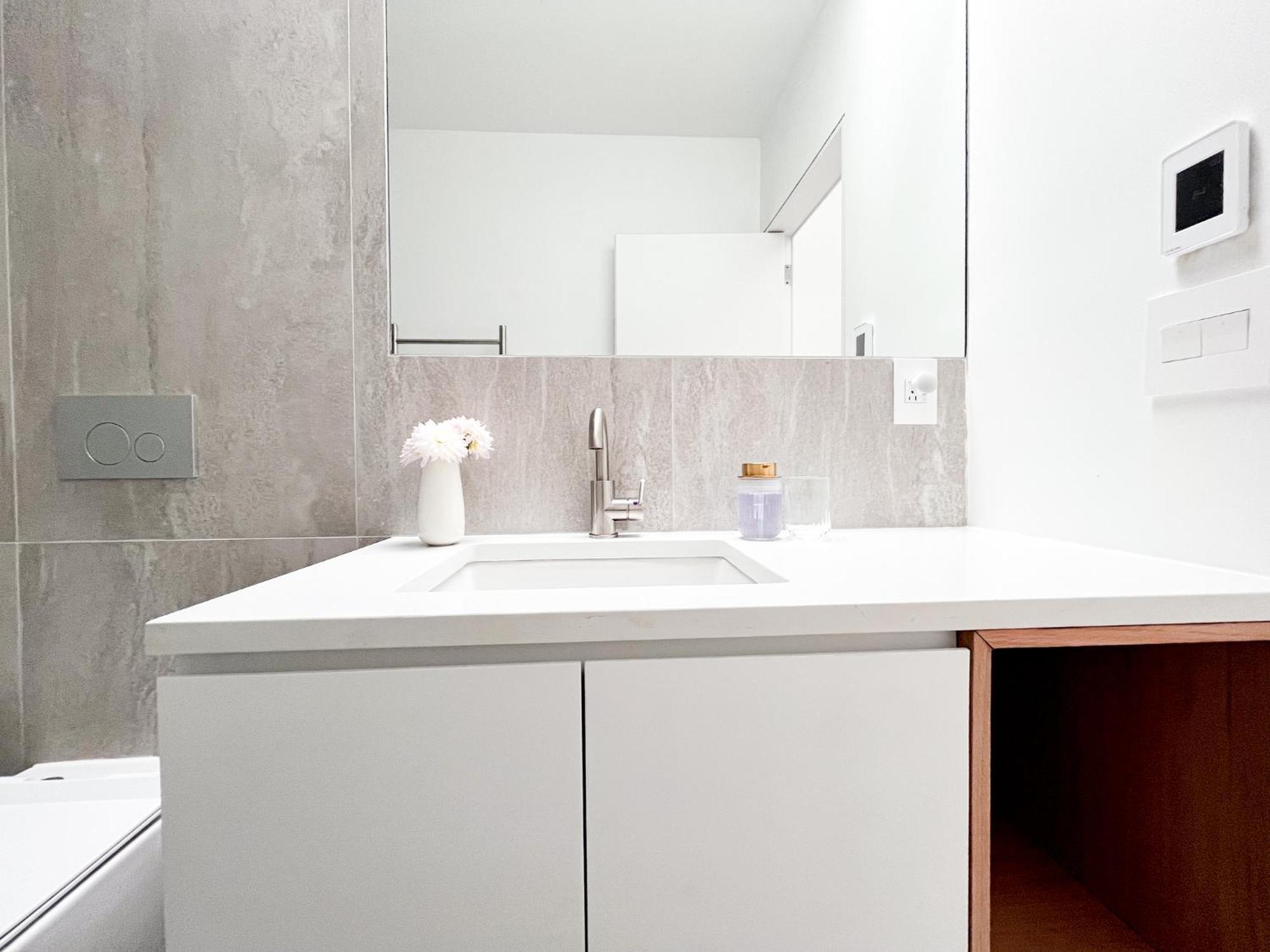 Modern, Charming, Spacious 3-bedroom Retreat In Brooklyn With Rem-casa Apartment New York