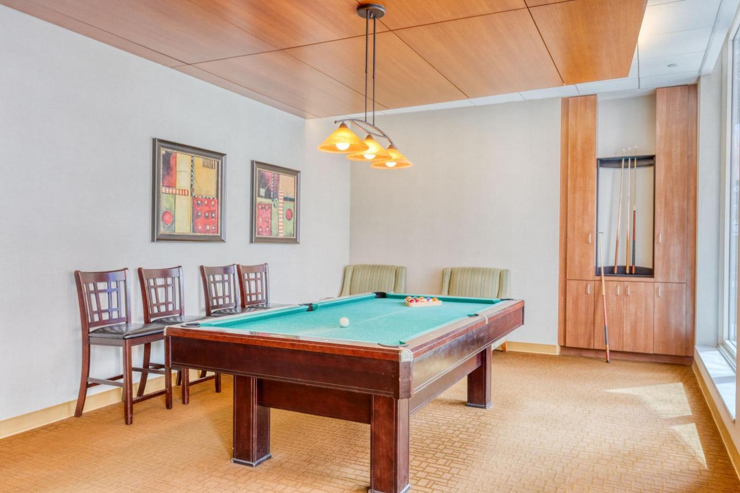 Apartment Midtown 1br W Doorman Gym Nr Theater District Nyc-595