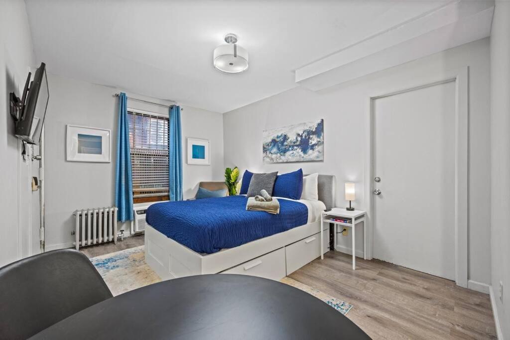 Location Walk To Times Square Apartment