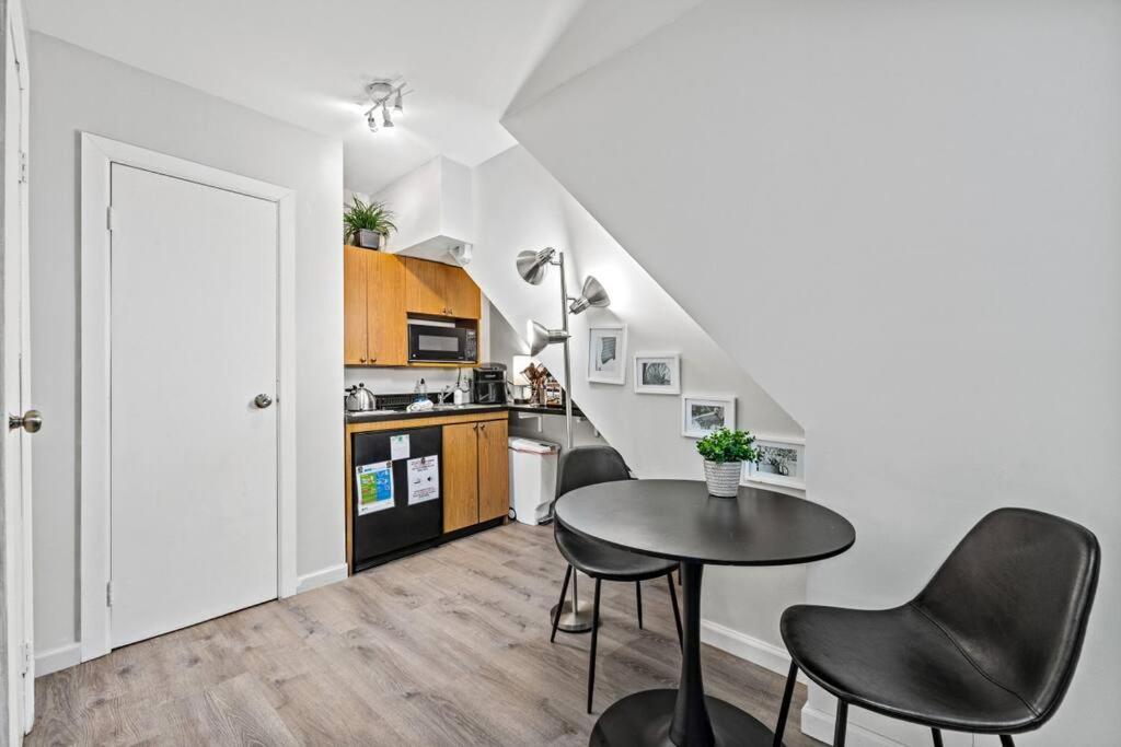 Location Walk To Times Square Apartment