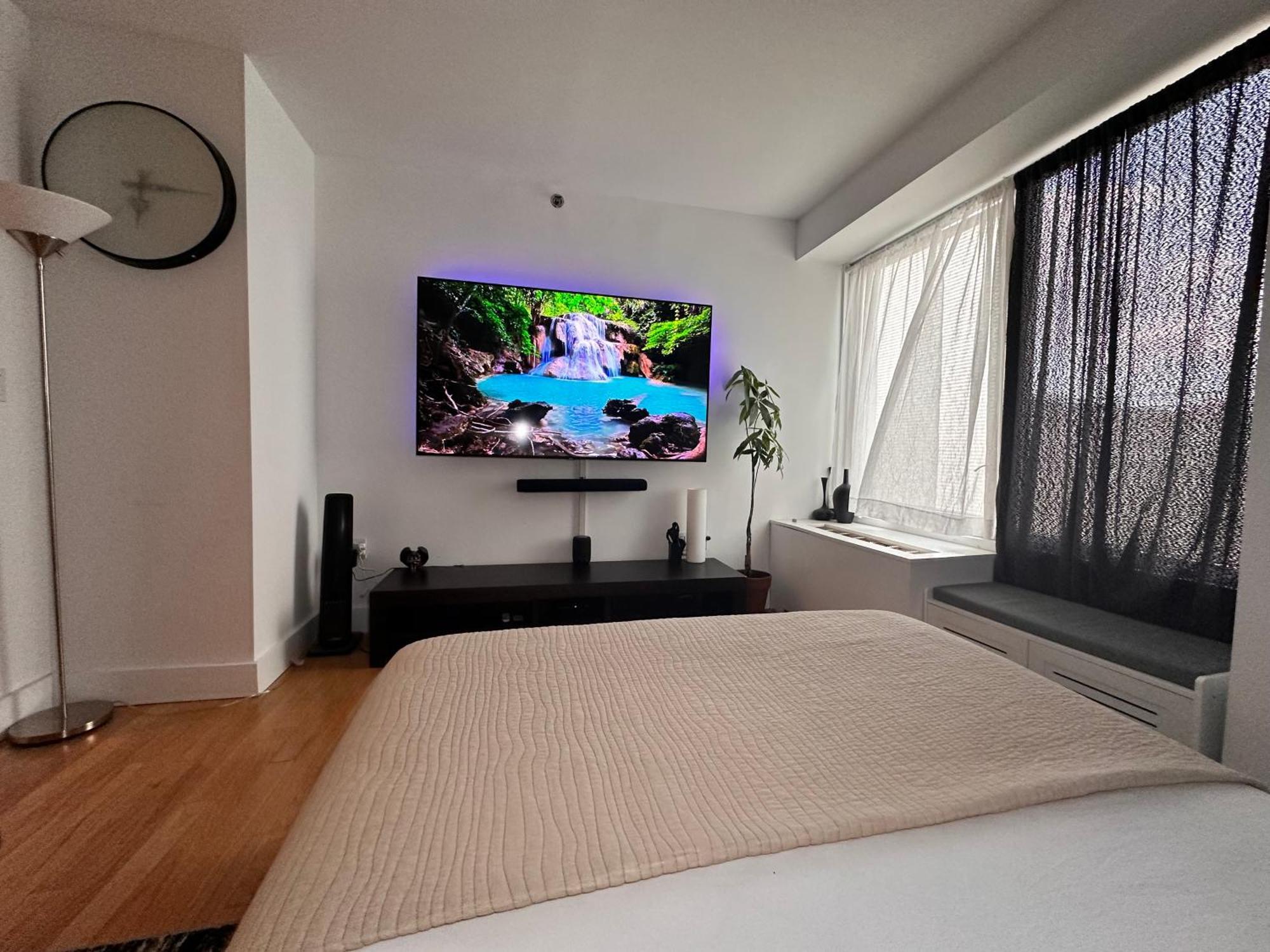Modern With Private Bathroom And Kitchen Apartment New York