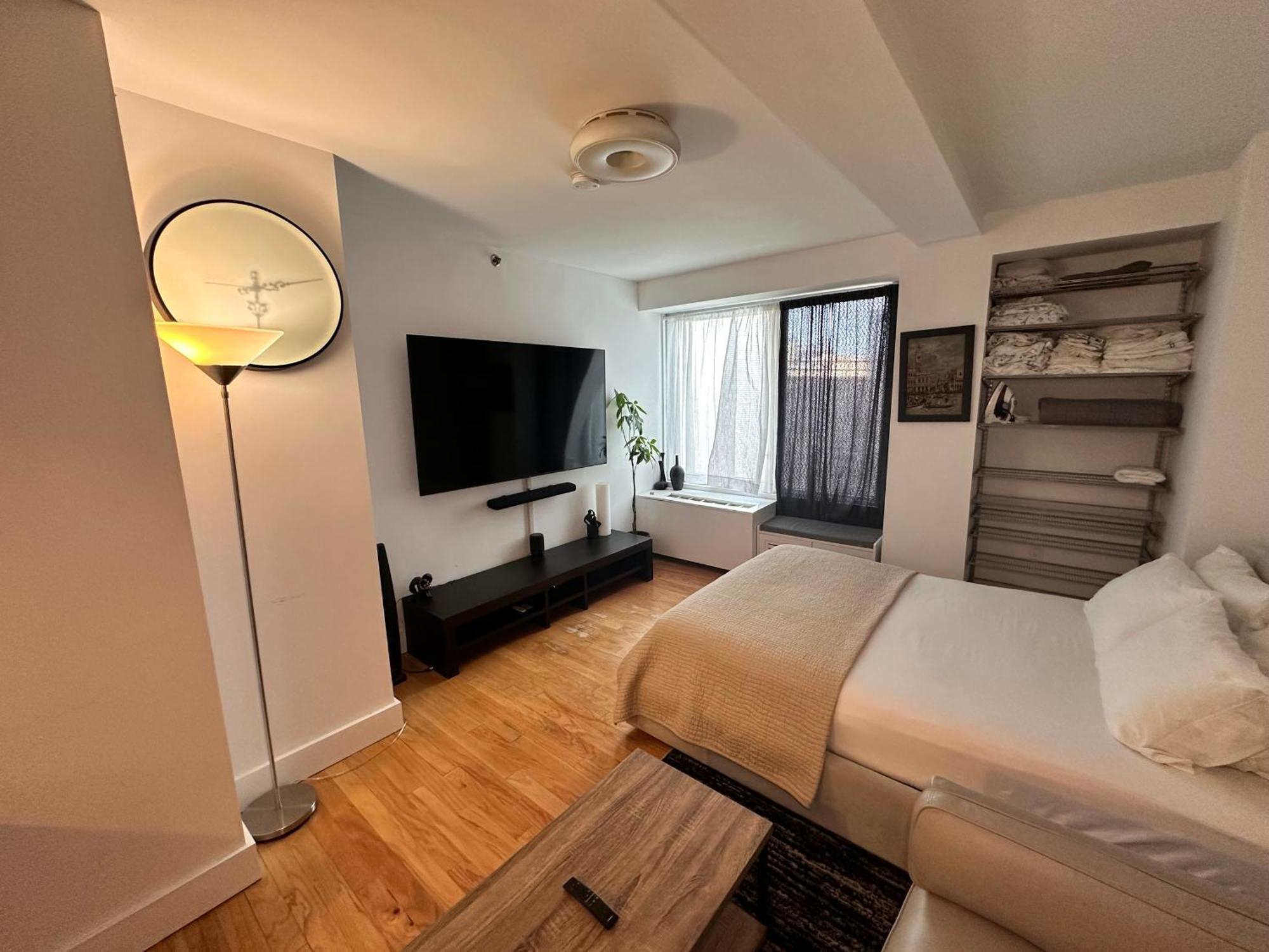 Apartment Modern With Private Bathroom And Kitchen *