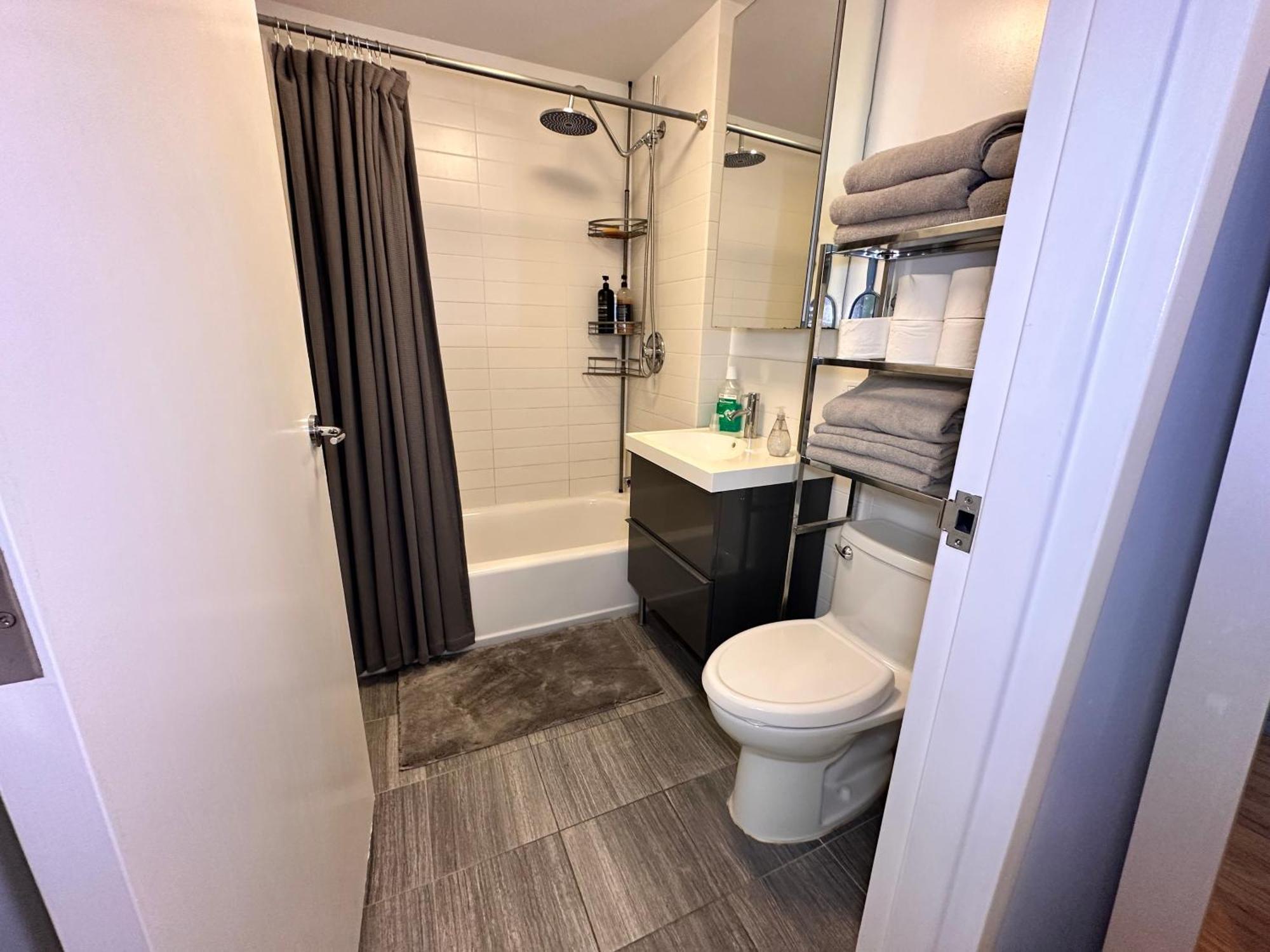 Modern With Private Bathroom And Kitchen