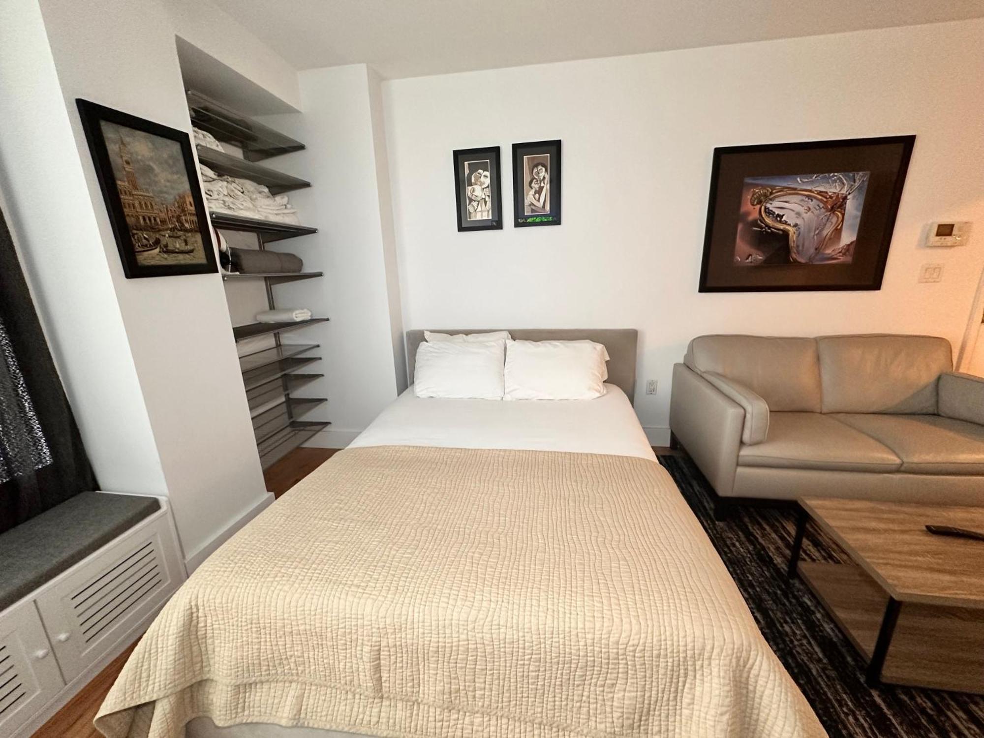 Modern With Private Bathroom And Kitchen Apartment