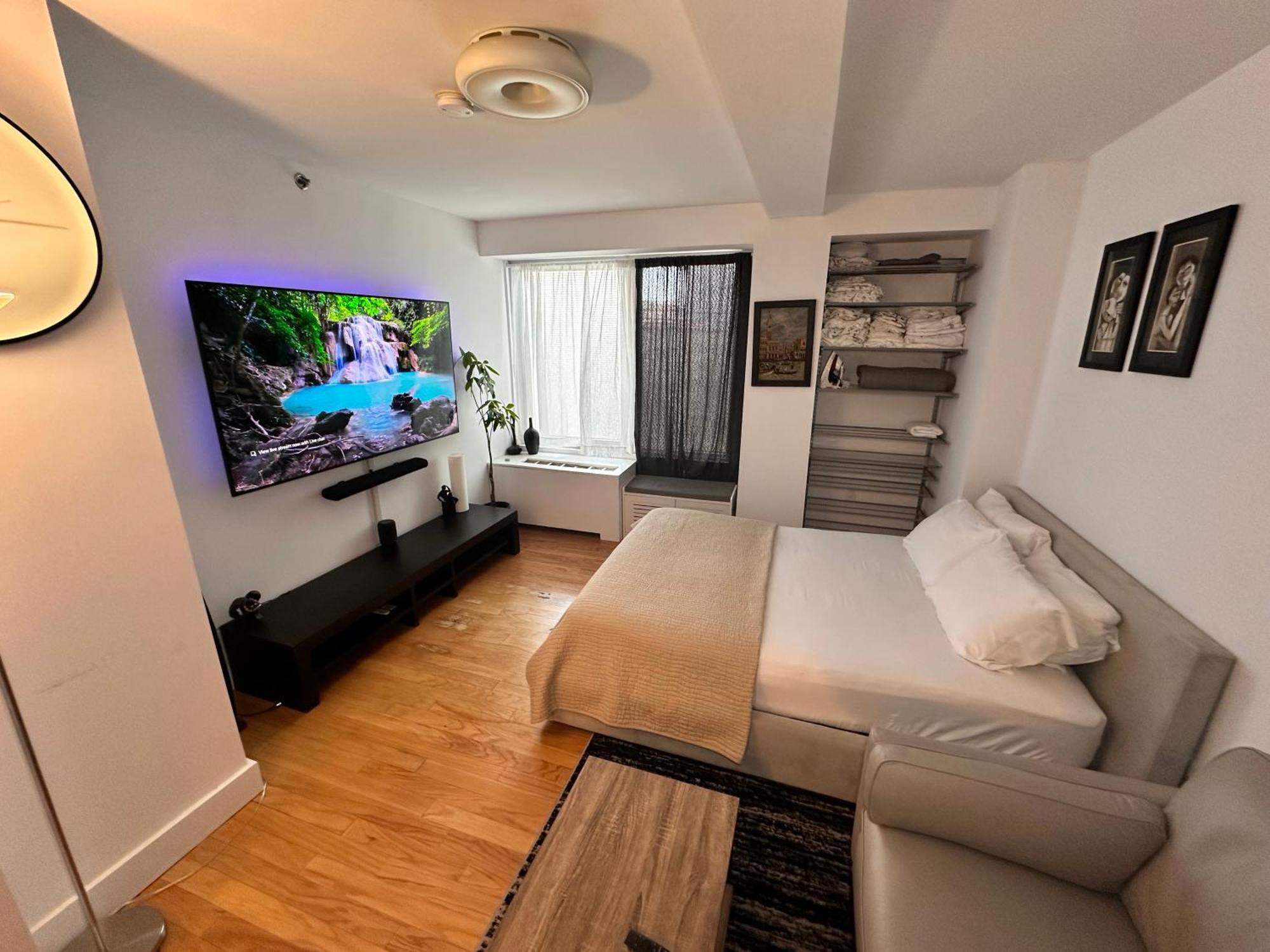 Apartment Modern With Private Bathroom And Kitchen *