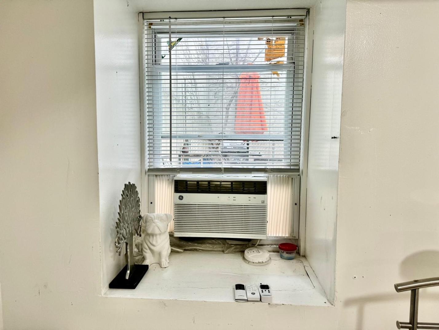 Appartement Very Private, Next To Manhattan 2 Bedroom Apt With Backyard *