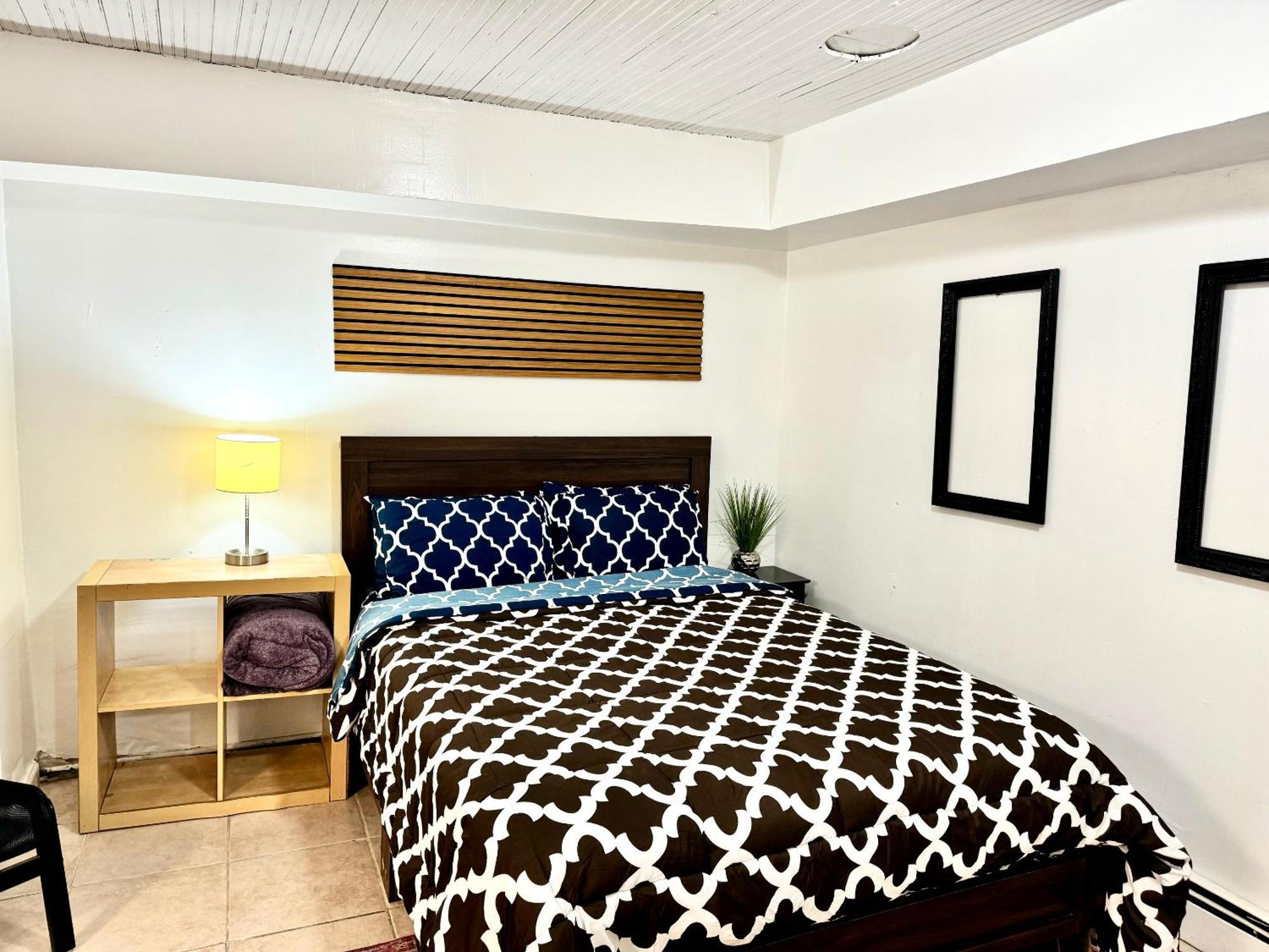 Very Private, Next To Manhattan 2 Bedroom Apt With Backyard Appartement *