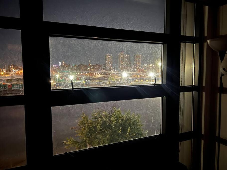 Beautiful 1 Bedroom Appartement *