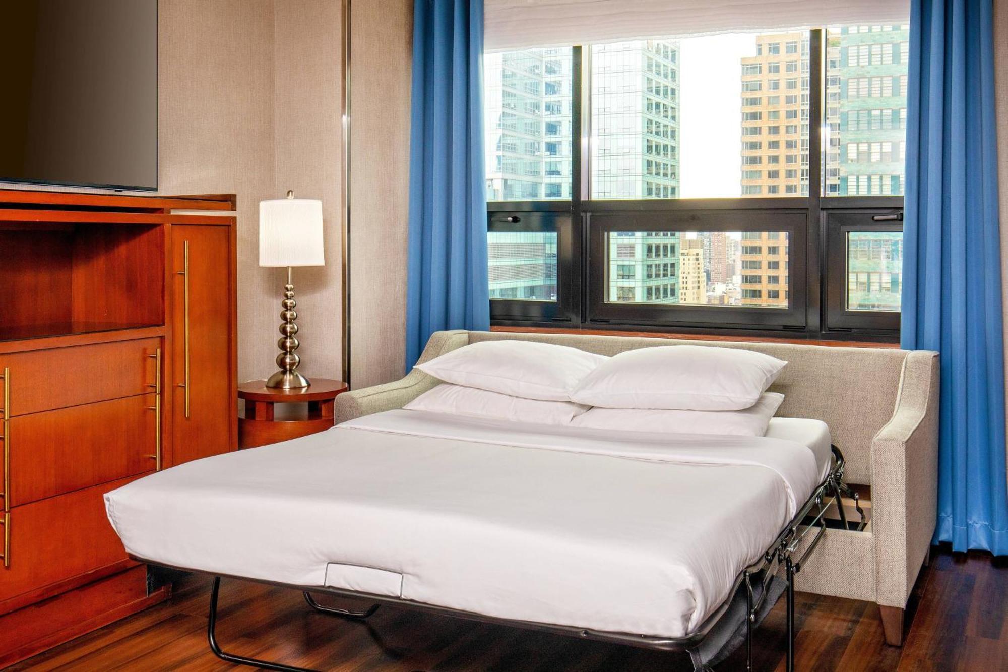 Four Points By Sheraton Midtown - Times Square Hotel