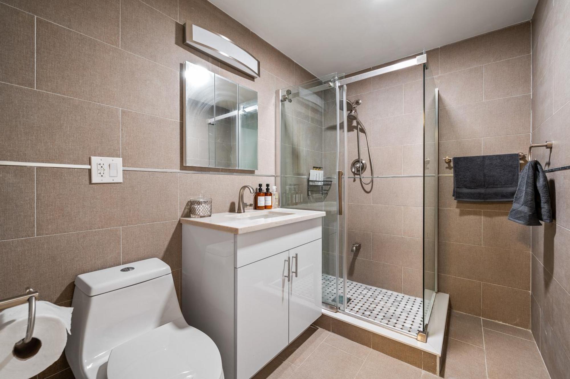 Hotel Upper East Side Luxury 3br 2b 1700 Square Feet 4*