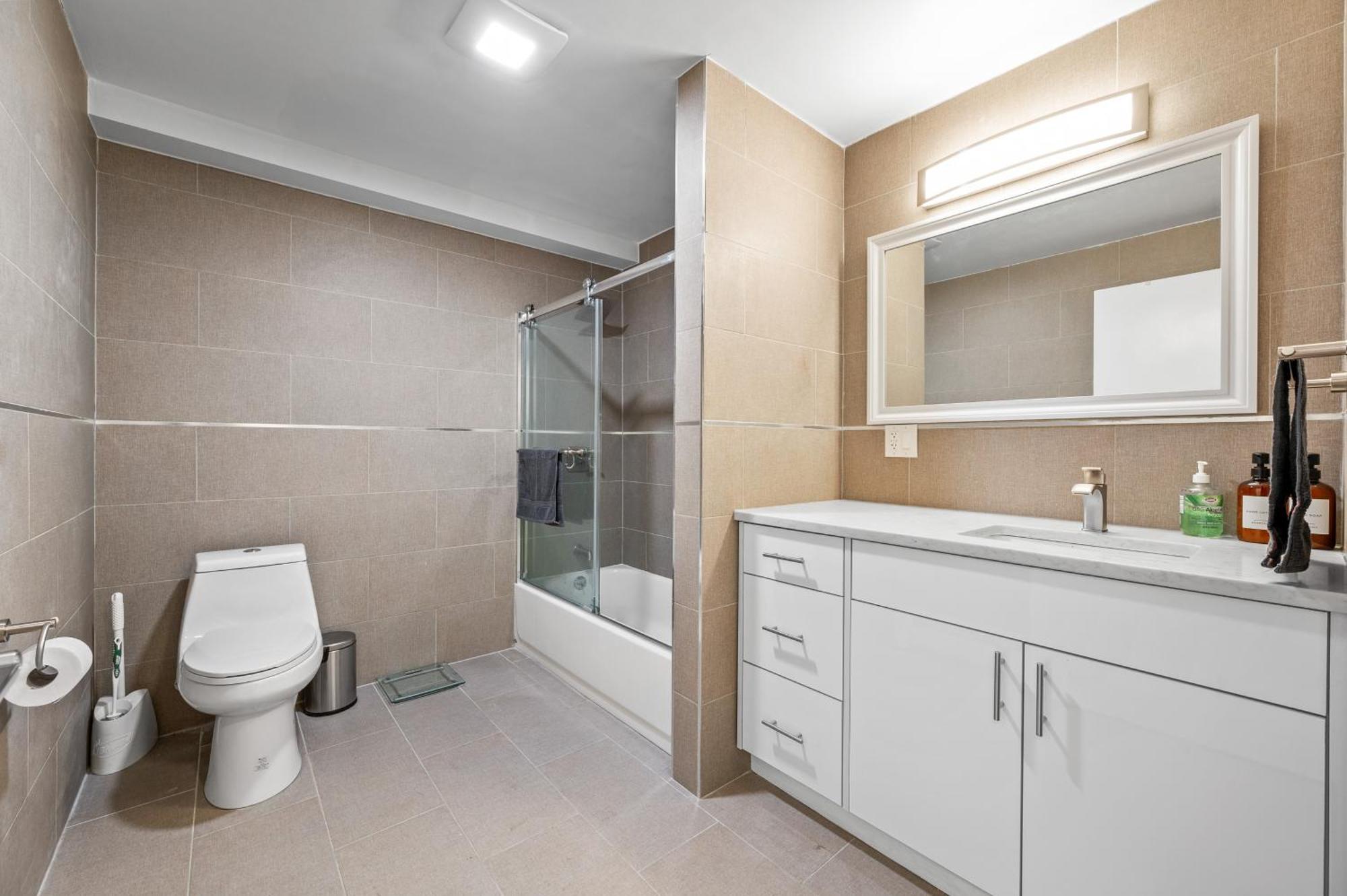 Upper East Side Luxury 3br 2b 1700 Square Feet Hotel New York