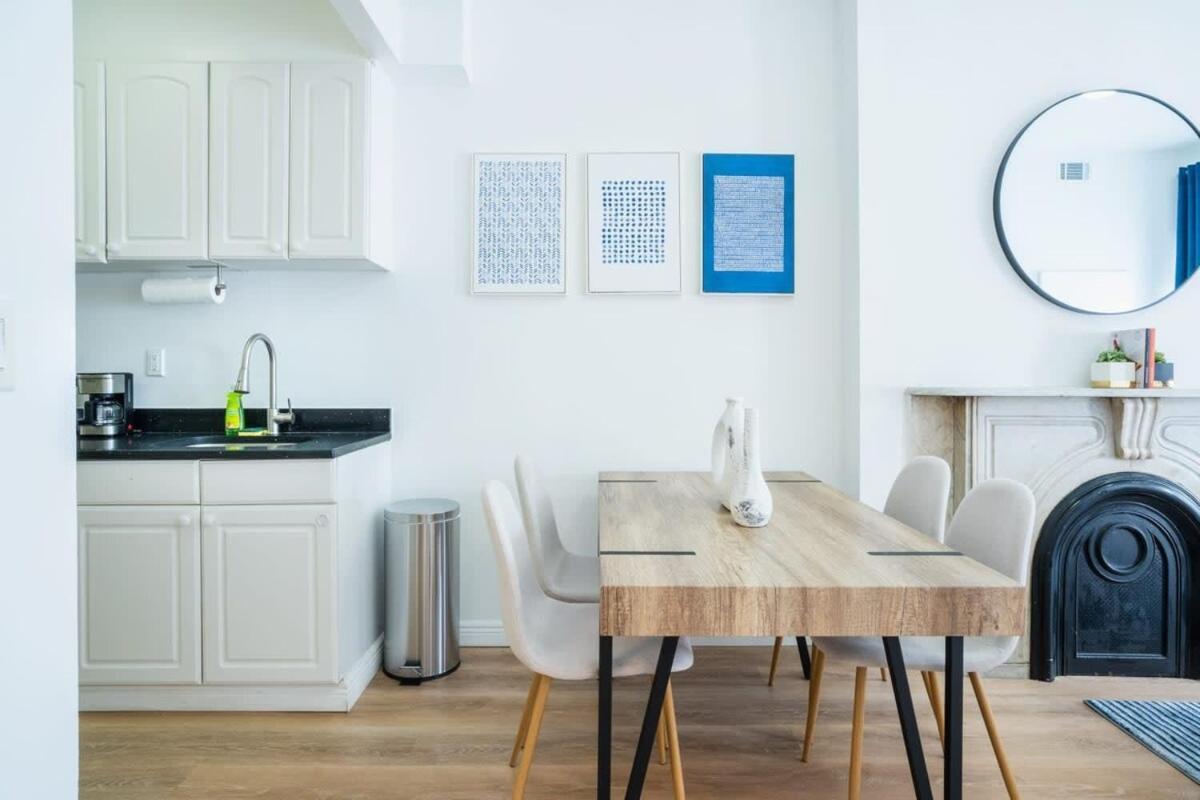 1435-4 I 3 Bedrooms 2 Bath Prime Upper East Appartement *