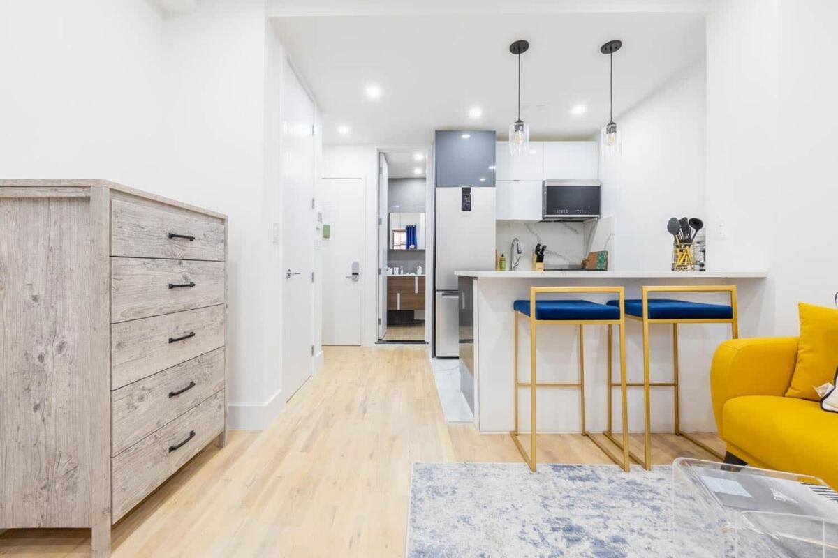 1597-13 I Brand New Prime Upper East Appartement *
