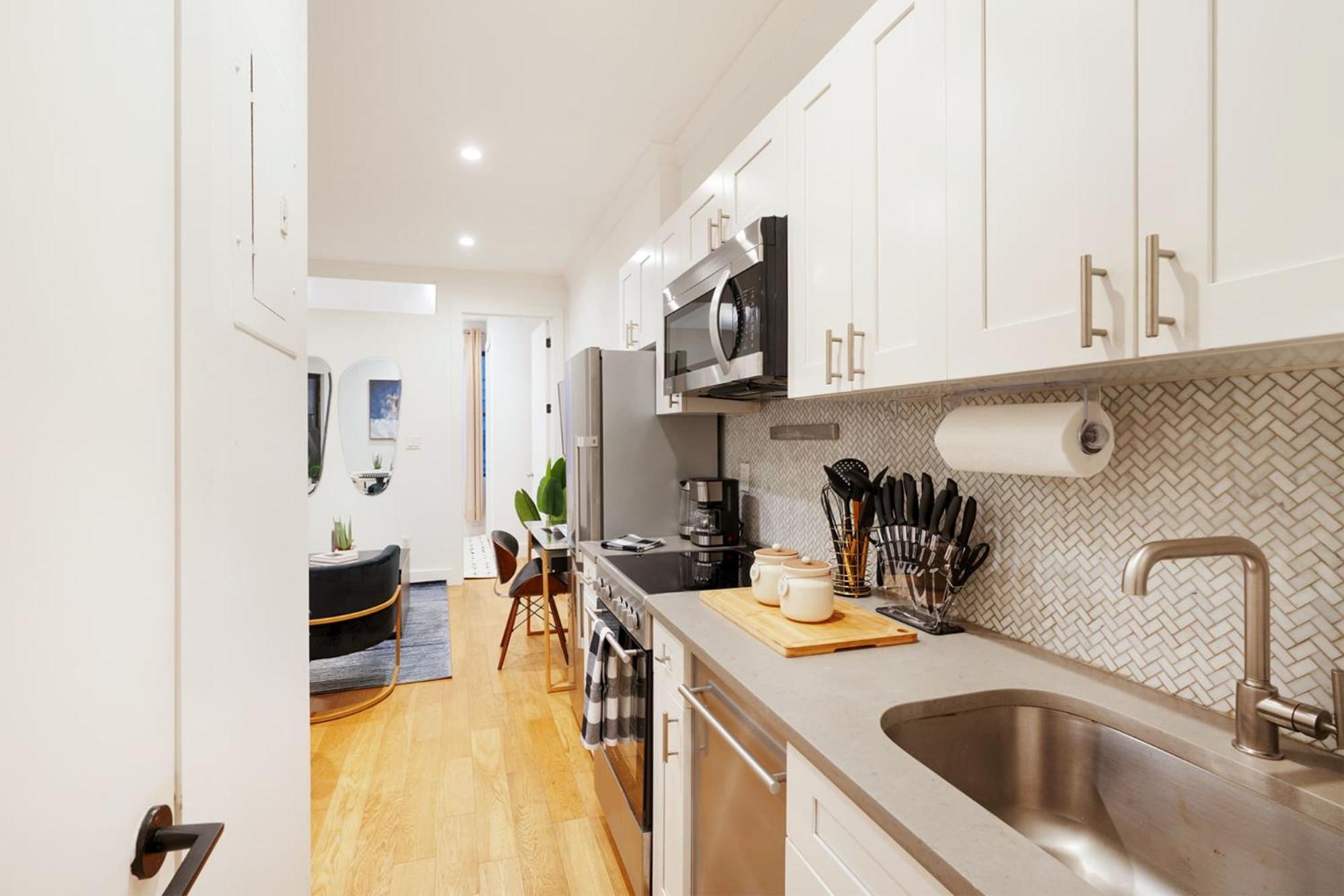 Apartment 1290-13 Newly Renovated 2 Bedrooms In Ues