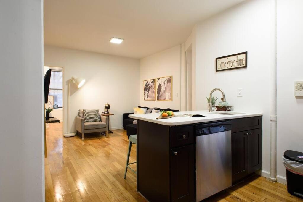 Apartment 109-1 Huge 3br Value - Nyc *
