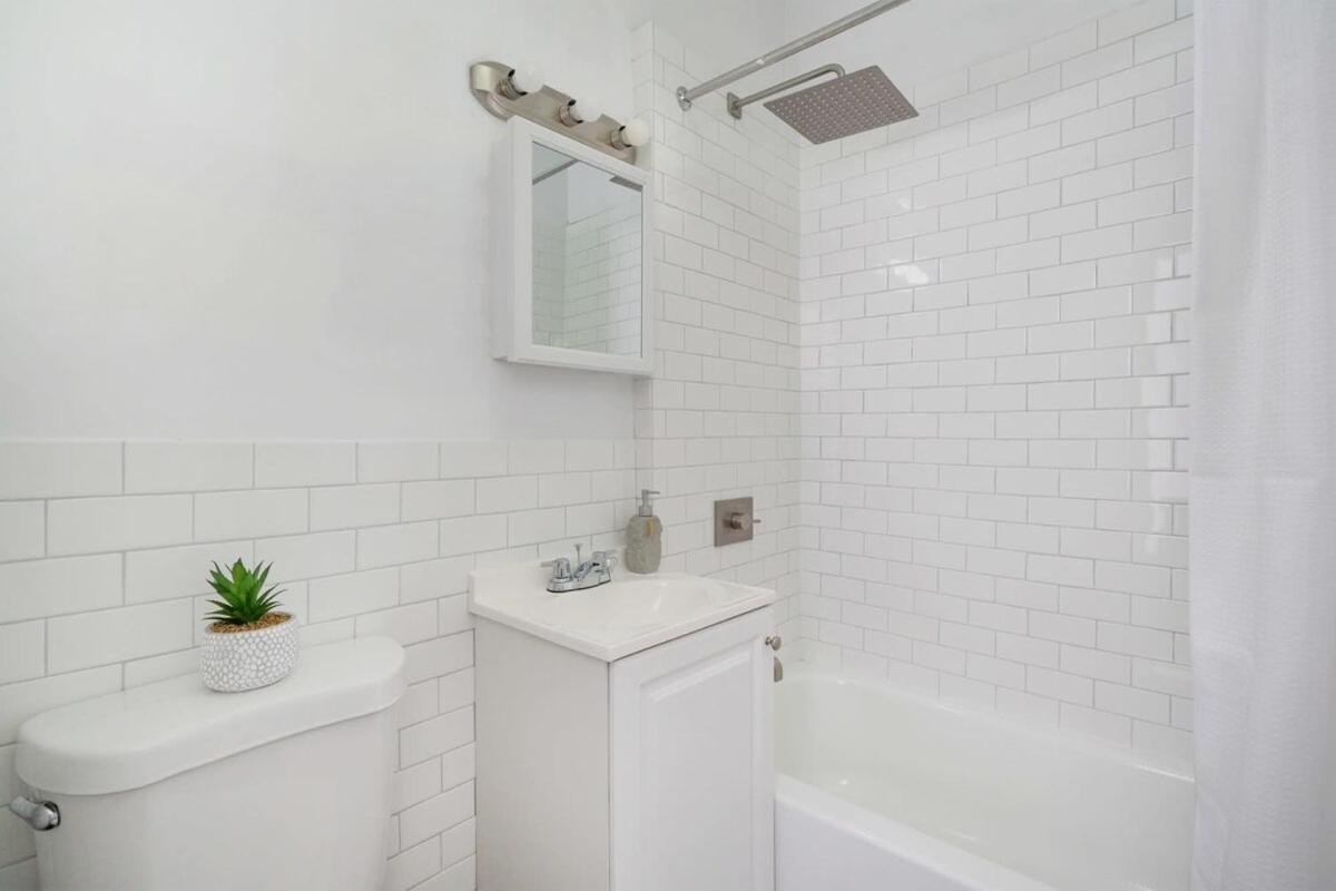 Apartment 74-3c New In Prime Uws - Gym In Building New York