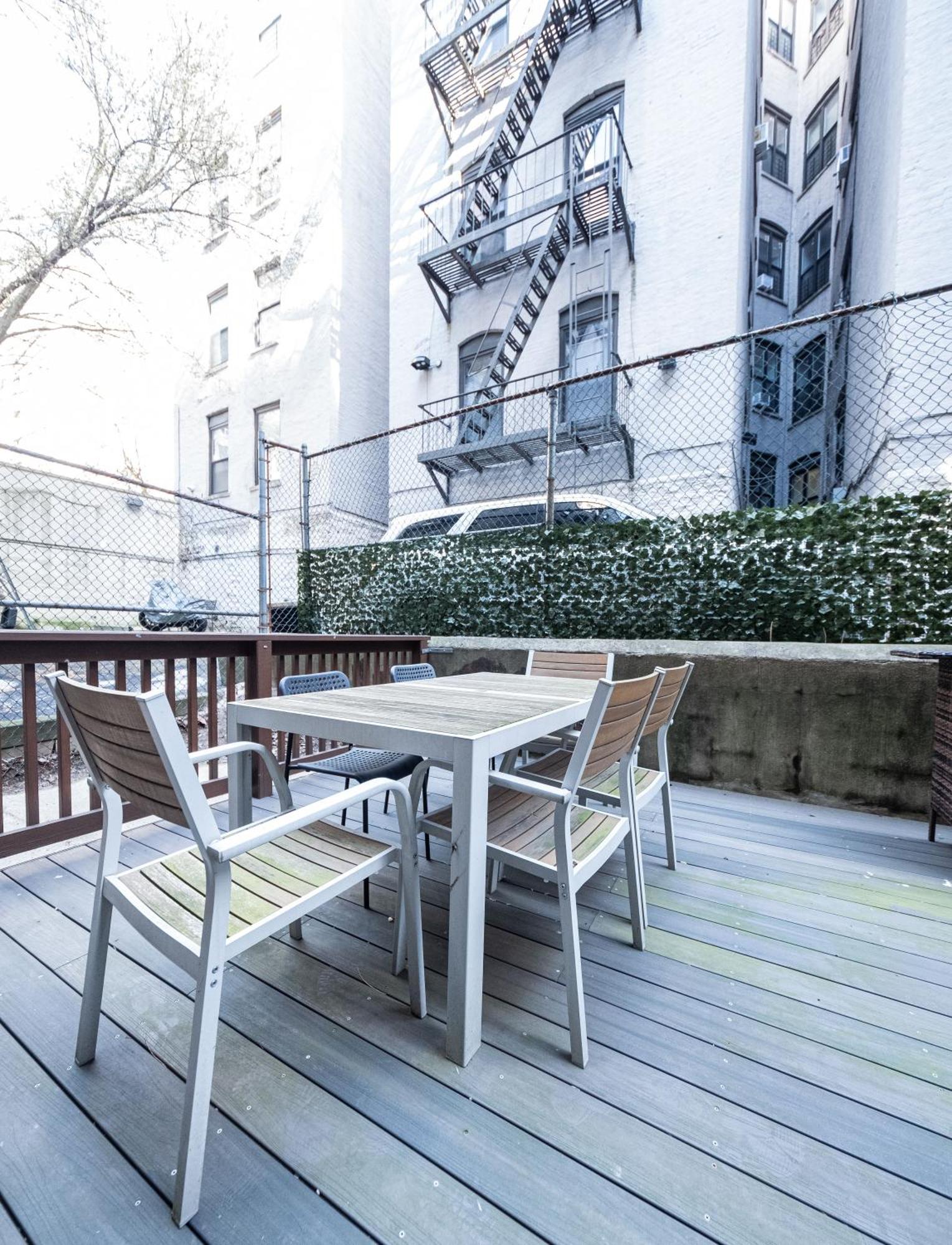 Spacious 4br 2ba With Private Outdoor Space Uws Appartement