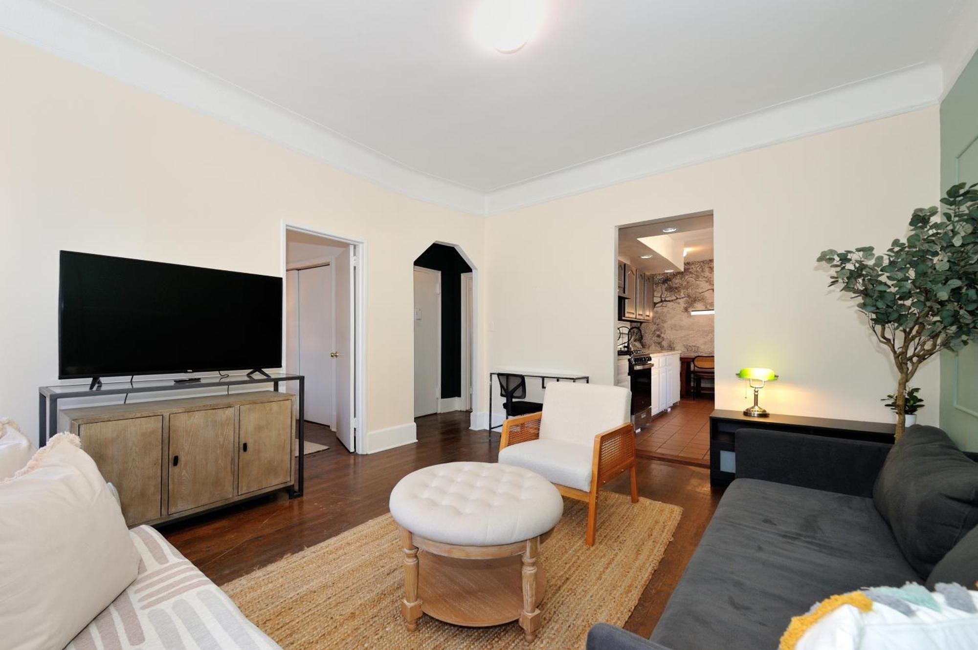 5 Bedroom 2 Bath Full Floor Midtown New York