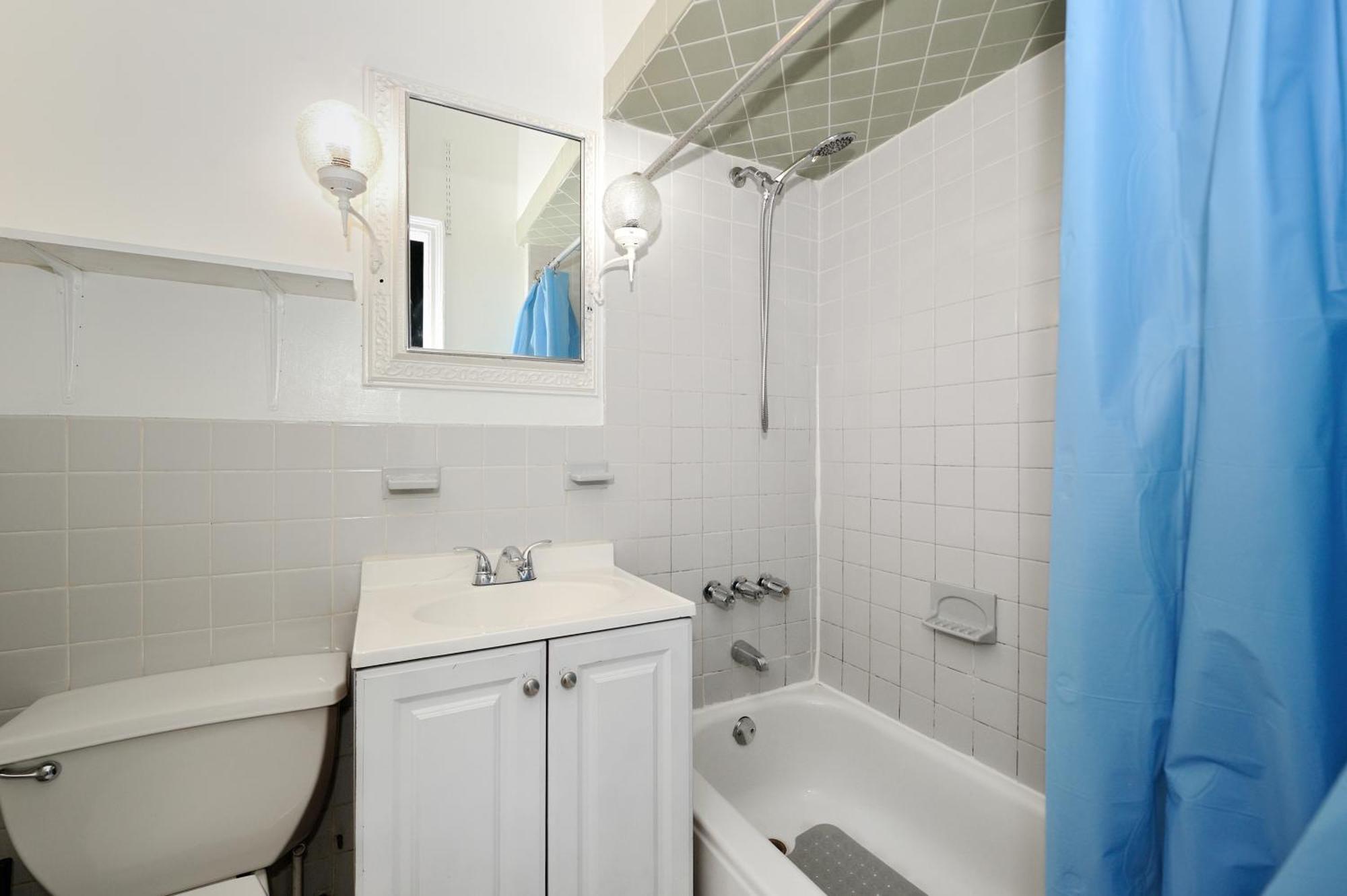 Apartment 5 Bedroom 2 Bath Full Floor Midtown *