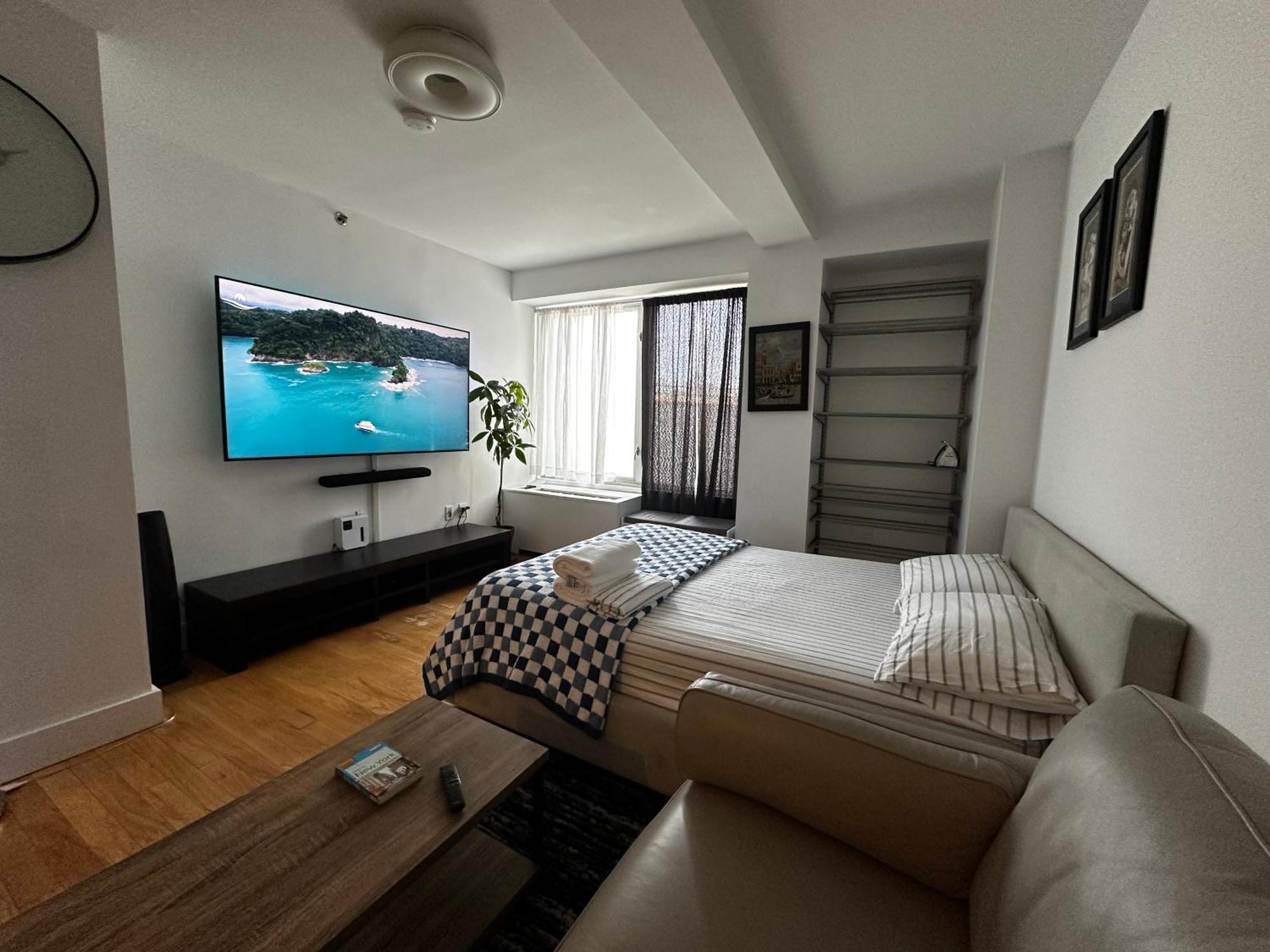 Apartment Modern With Private Bathroom And Kitchen New York