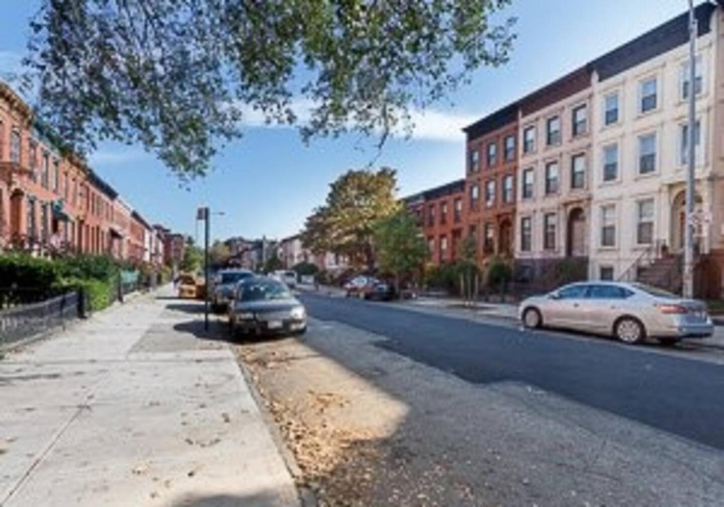 Apartment Skylighted Two Br In Multicultural Neighborhood, 25 Minutes To Manhattan New York