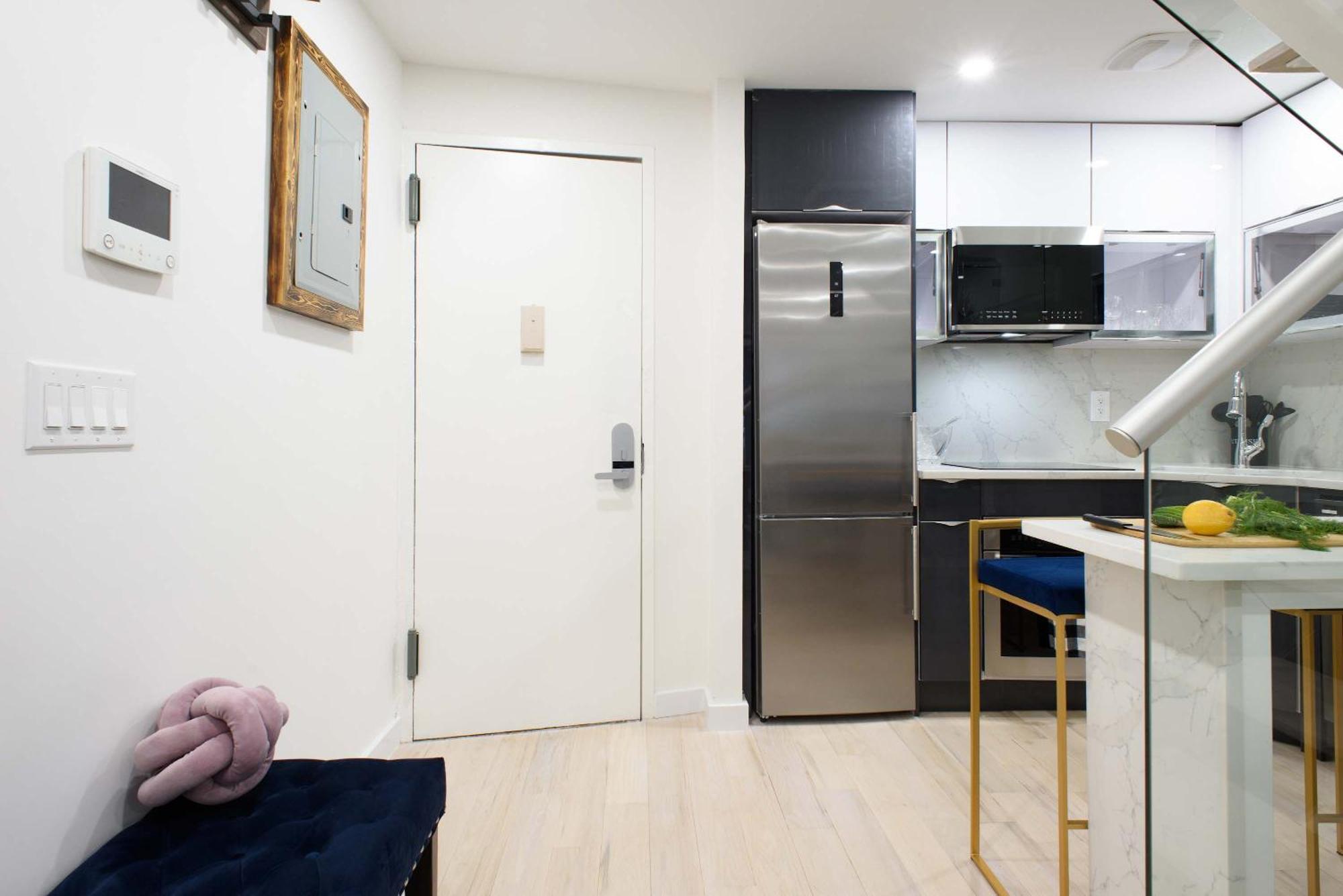 75-4a Brand New 3br Prime Ues W D In Unit