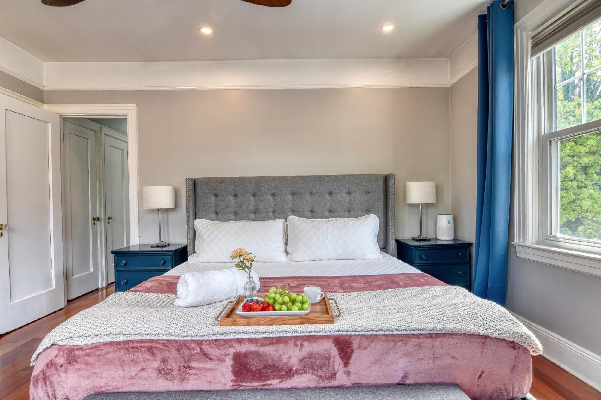 Hébergement de vacances Prime Location, King Beds, Outdoor Space, Bbq Grill, Free Parking, Wifi, Luxe