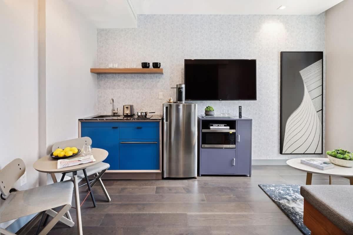 The Vibe On 5th Vibe 8750 Apartment