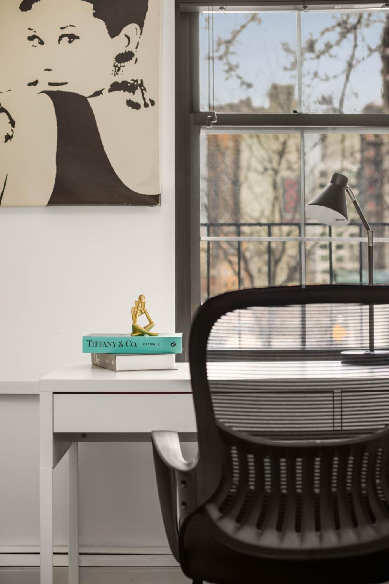 Apartment Nyc's Prime Location Upscale 2br