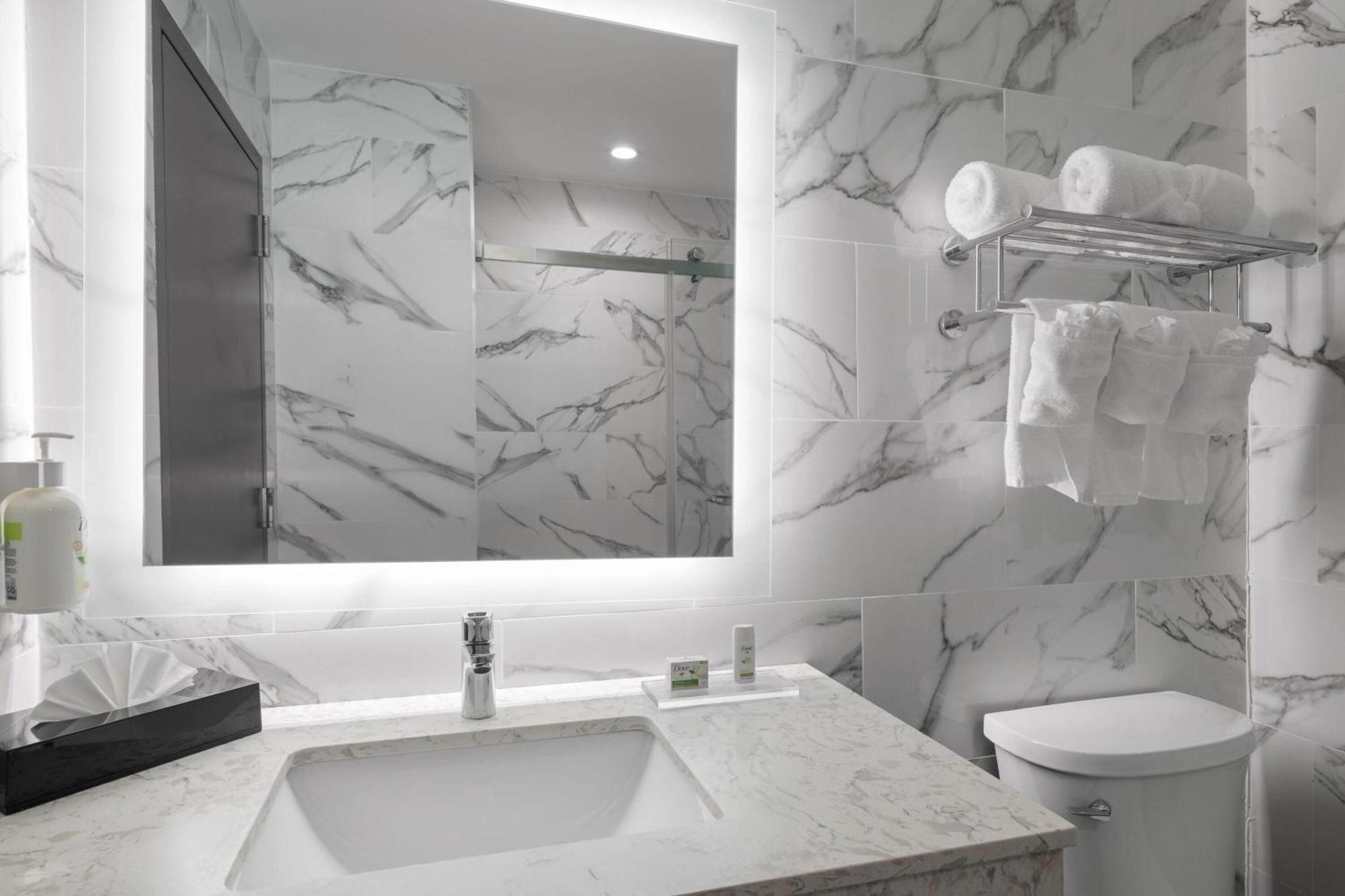 Hotel Ramada By Wyndham Brooklyn Near Flatbush 3*