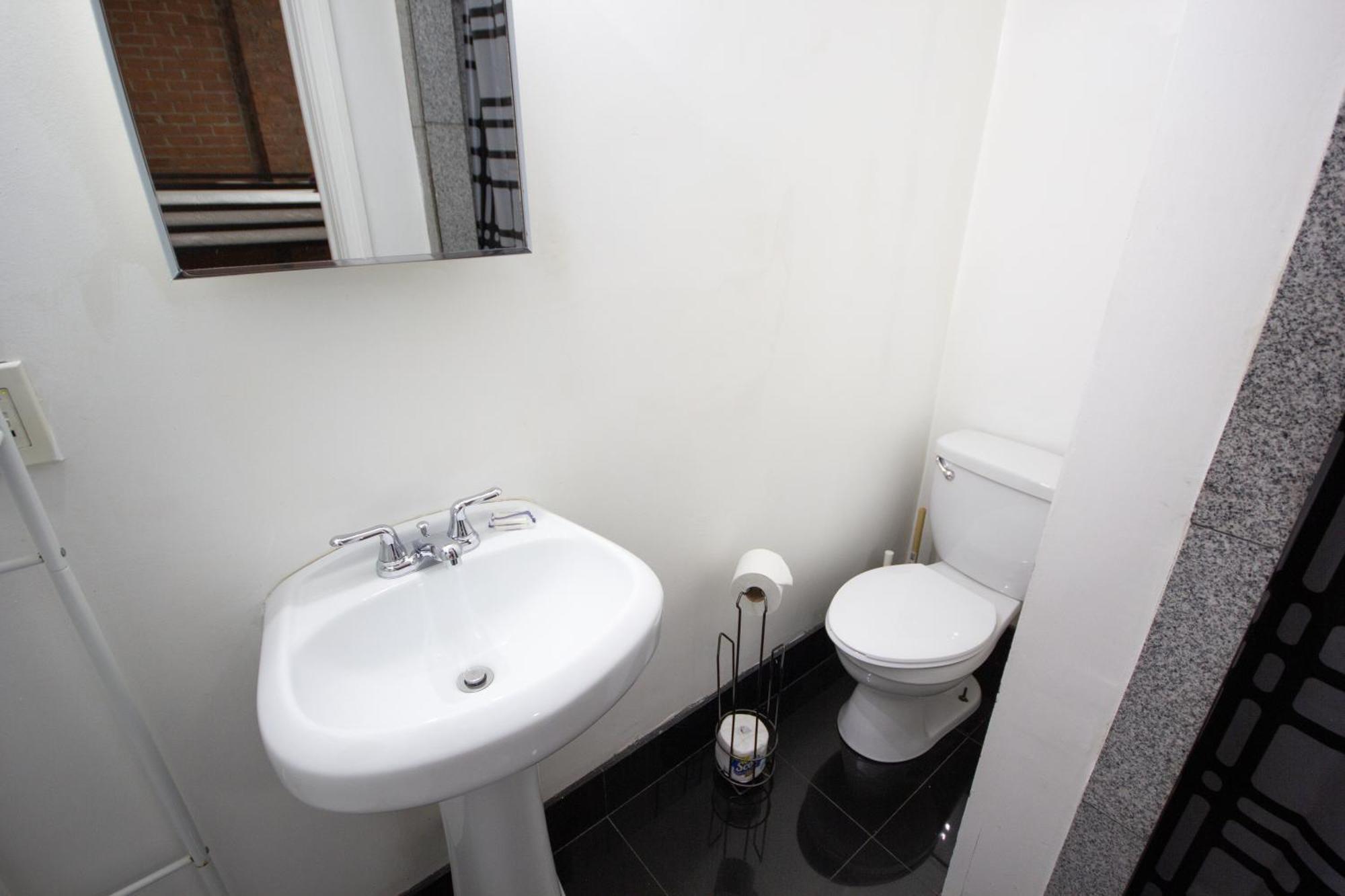 - Cozy Apartment New York