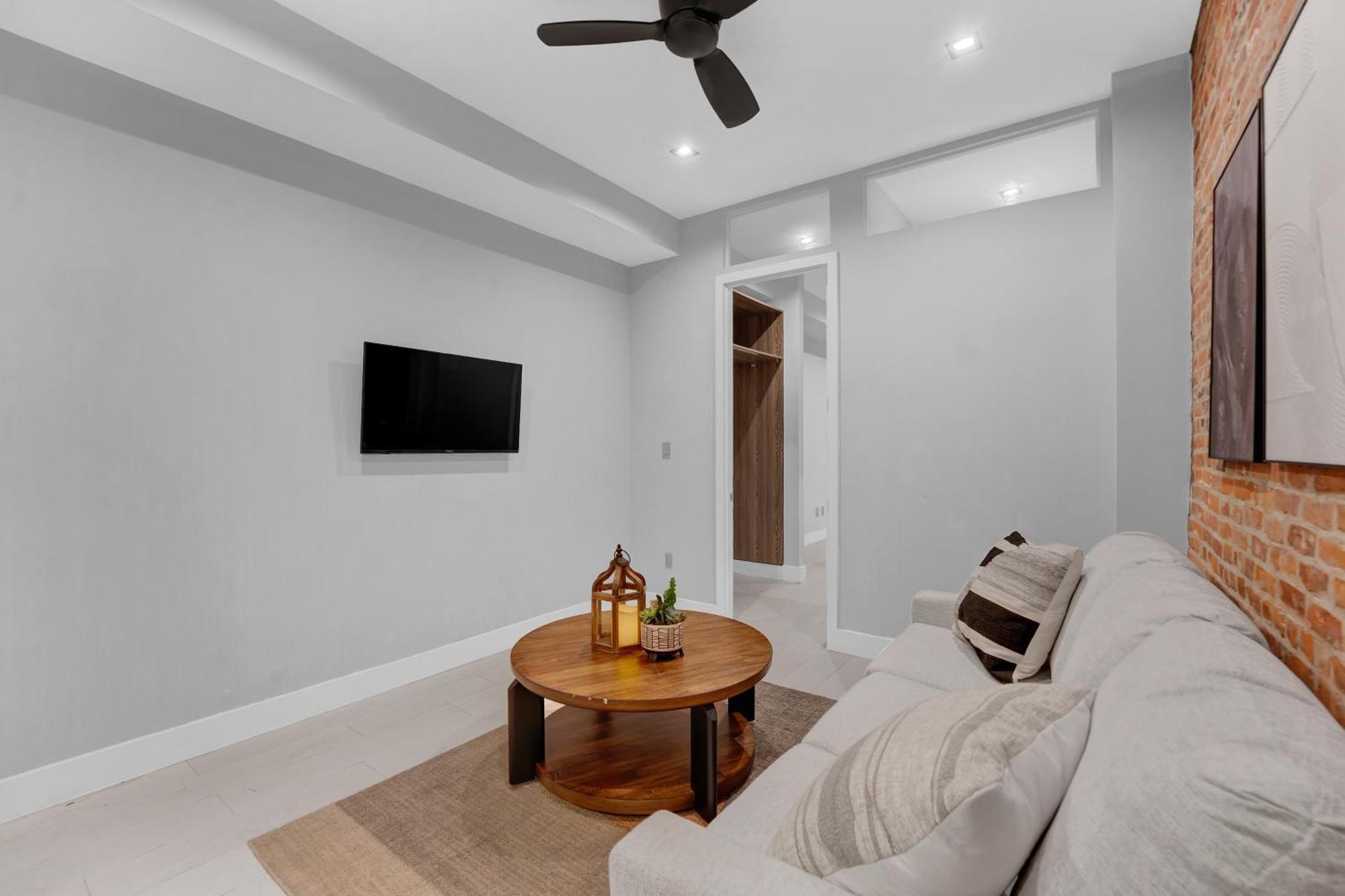 Modern West Village 1br Garden Steps To Subway Apartment