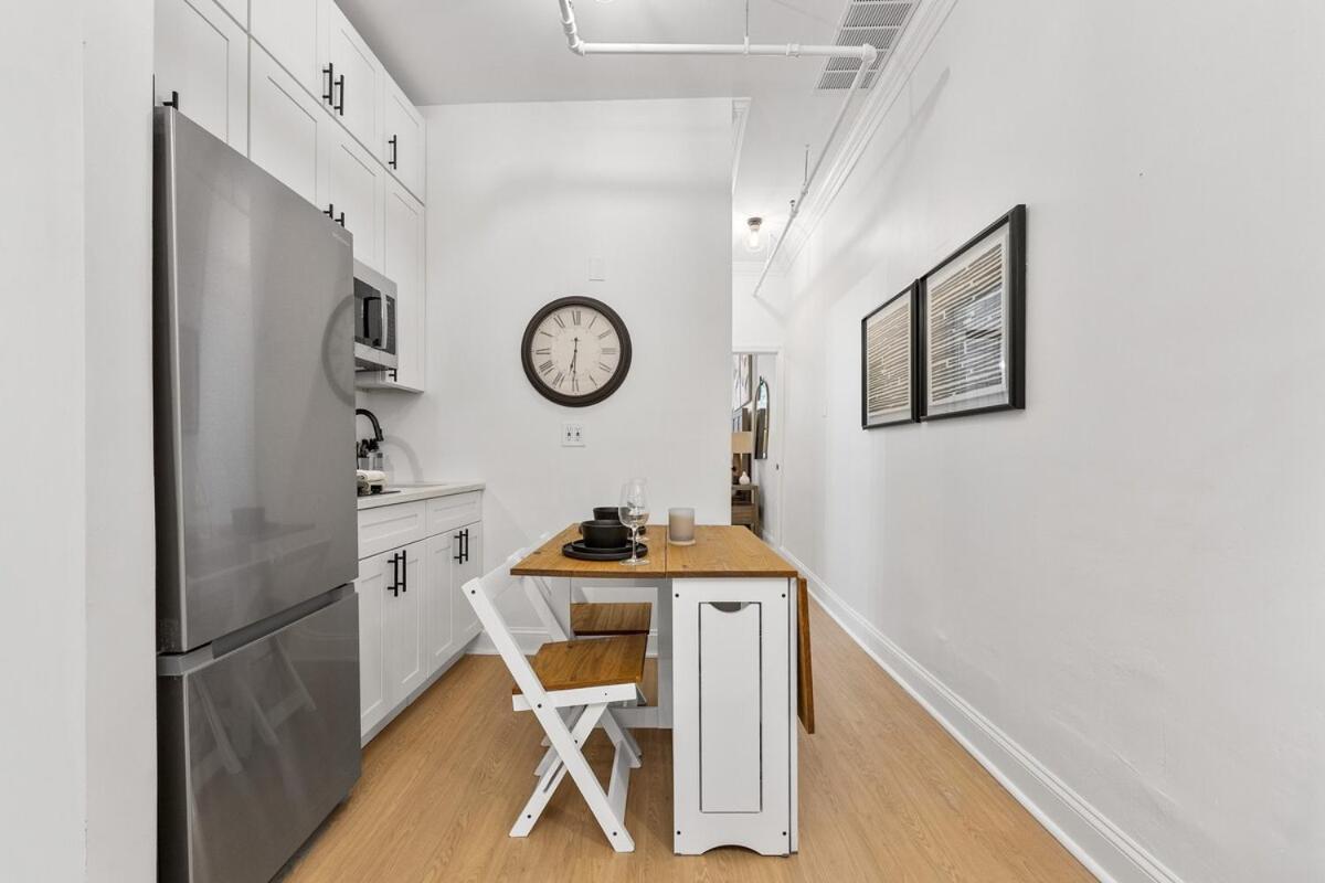 2br And 2ba In Historic Brownstone Near Subway