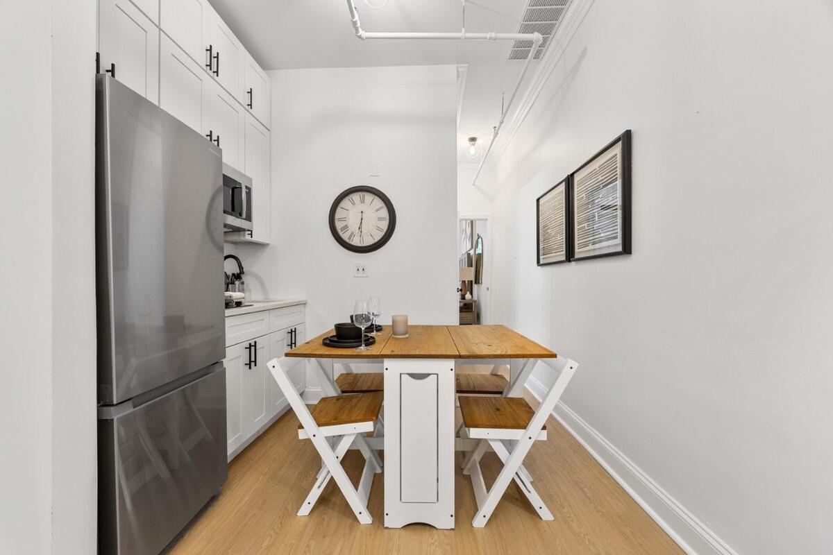 2br And 2ba In Historic Brownstone Near Subway *