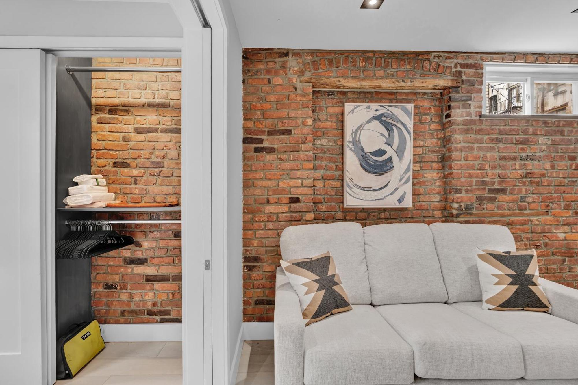 Apartment Soho Designer 2br With Balcony New York