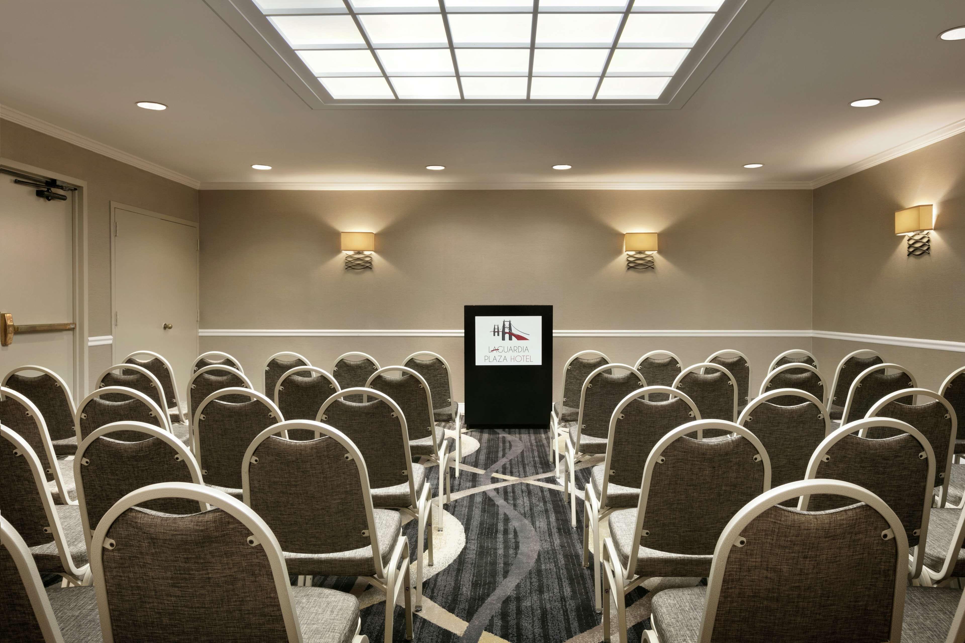 Doubletree By Hilton New York-laguardia New York